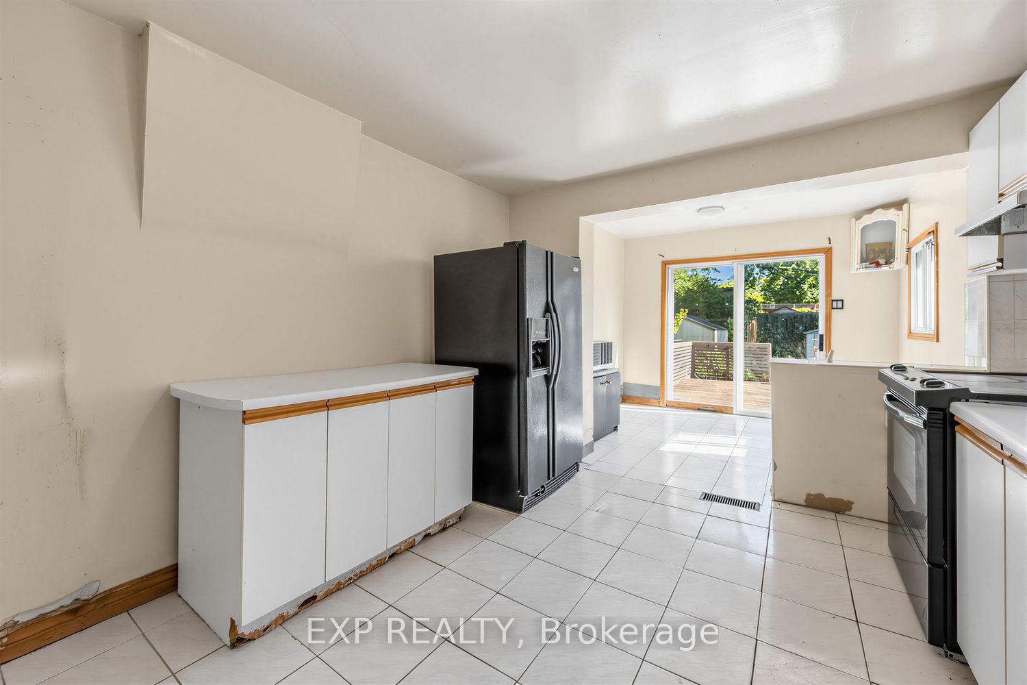 511 Carlaw Avenue Property Photo 5