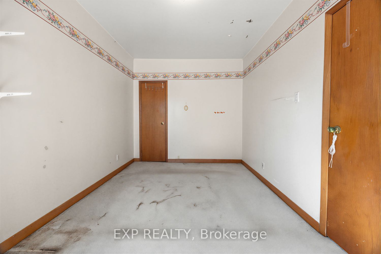 511 Carlaw Avenue Property Photo 12
