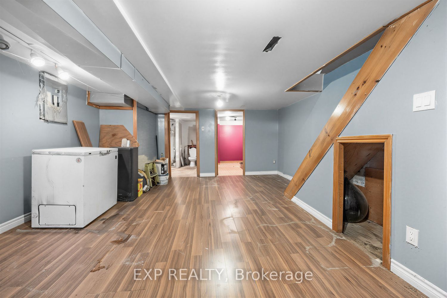 511 Carlaw Avenue Property Photo 18