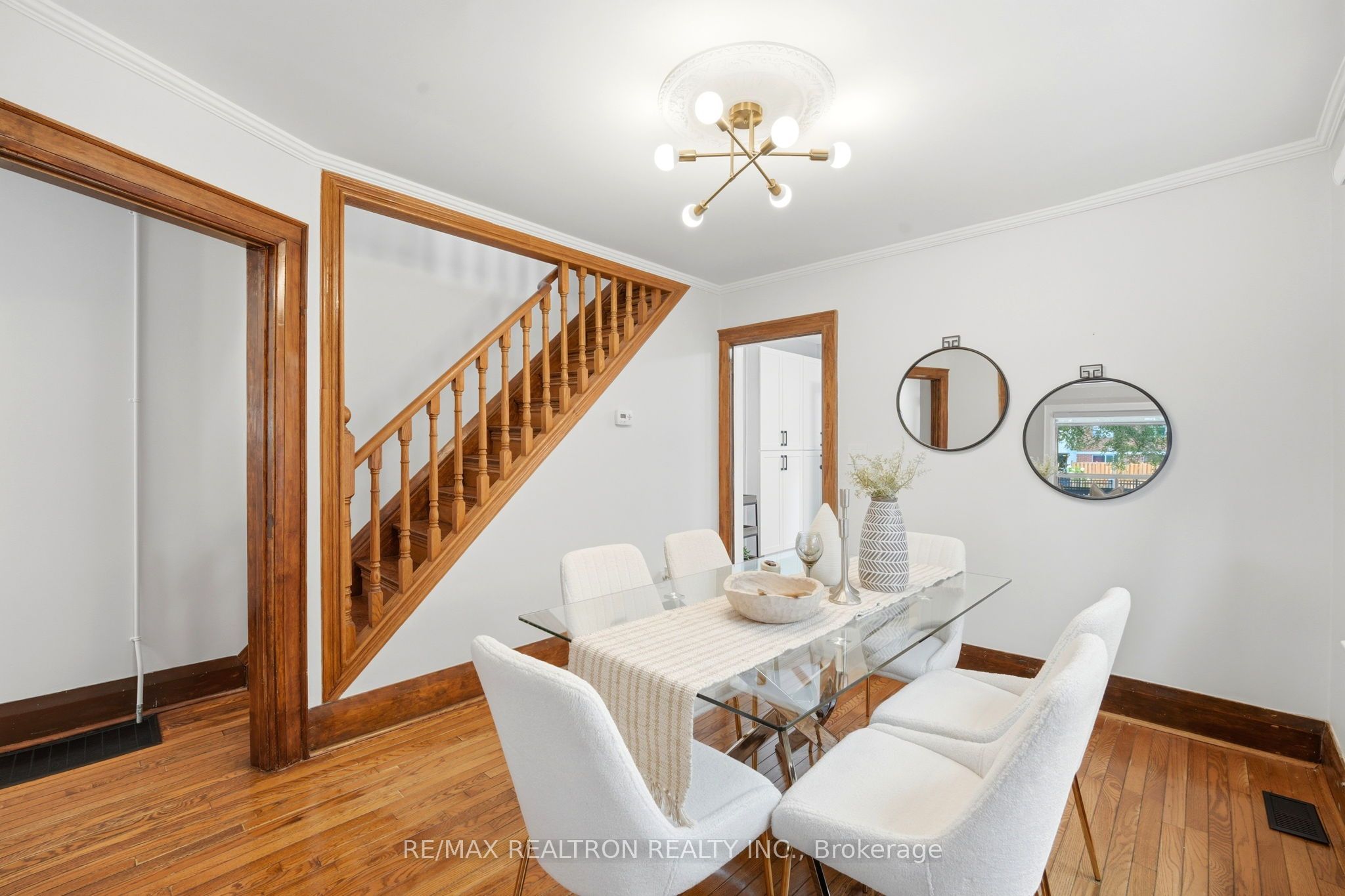 1056 Woodbine Avenue W Property Photo 13
