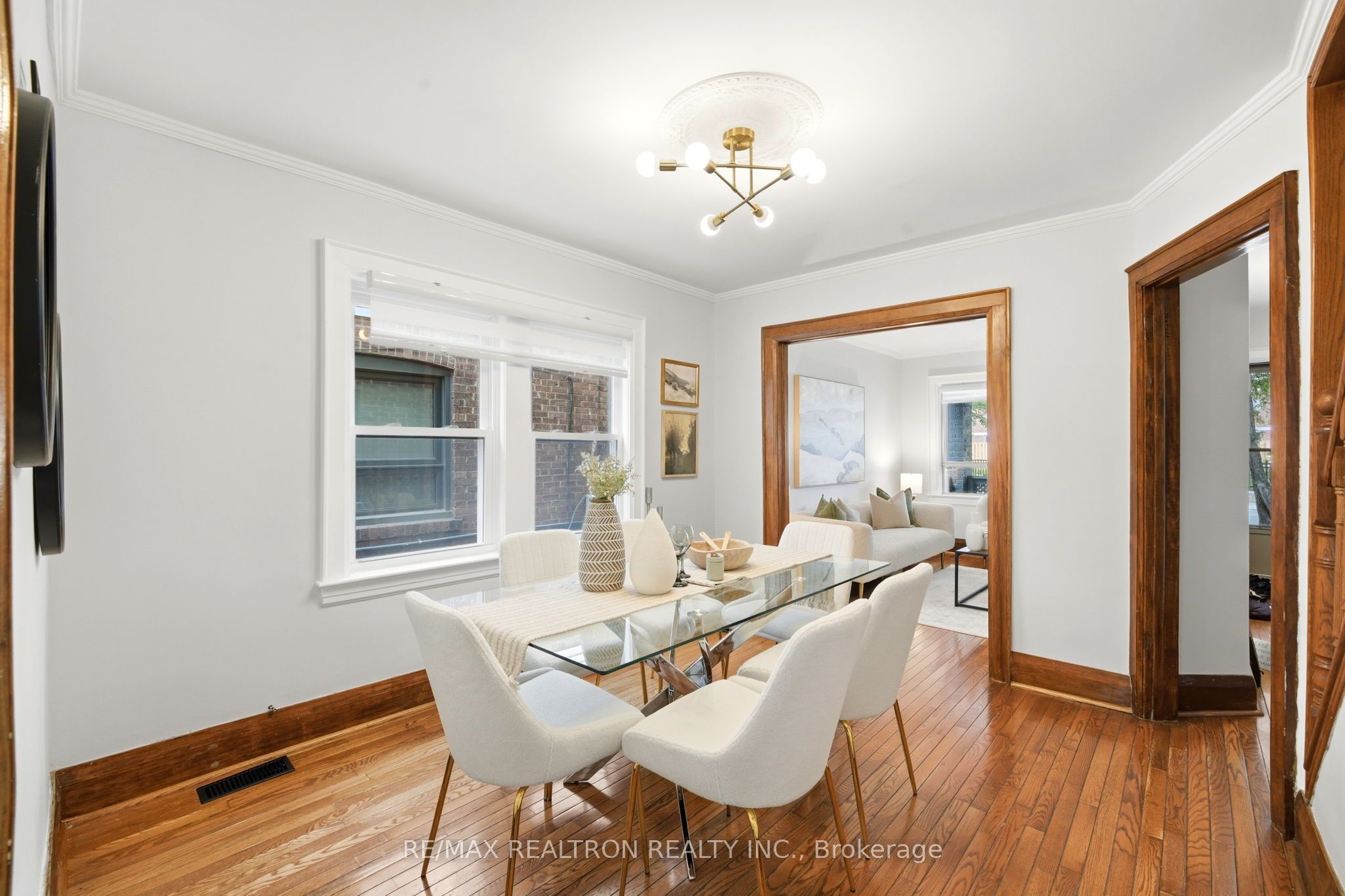 1056 Woodbine Avenue W Property Photo 15