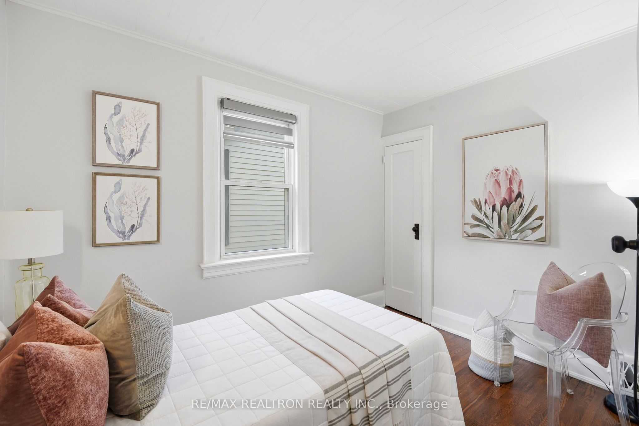 1056 Woodbine Avenue W Property Photo 18