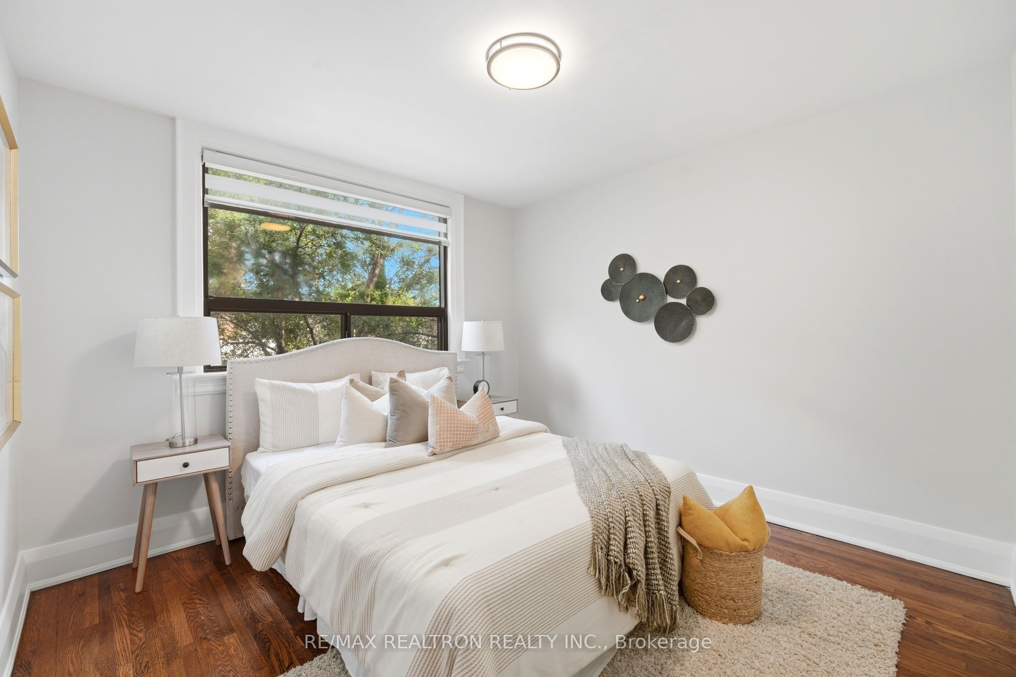 1056 Woodbine Avenue W Property Photo 22