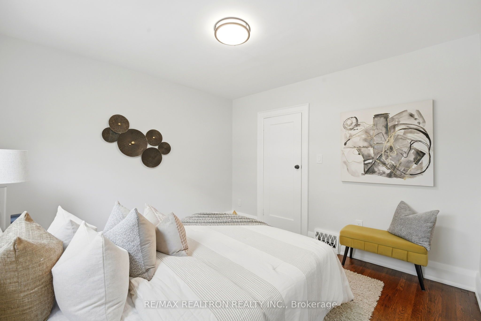 1056 Woodbine Avenue W Property Photo 23