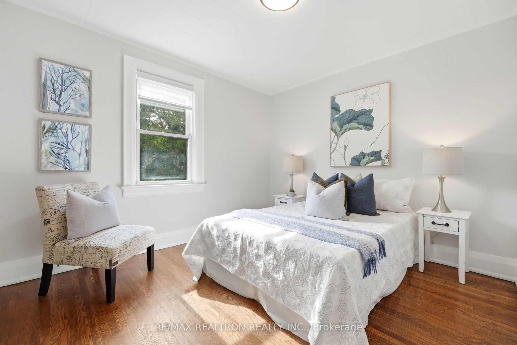 1056 Woodbine Avenue W Property Photo 26