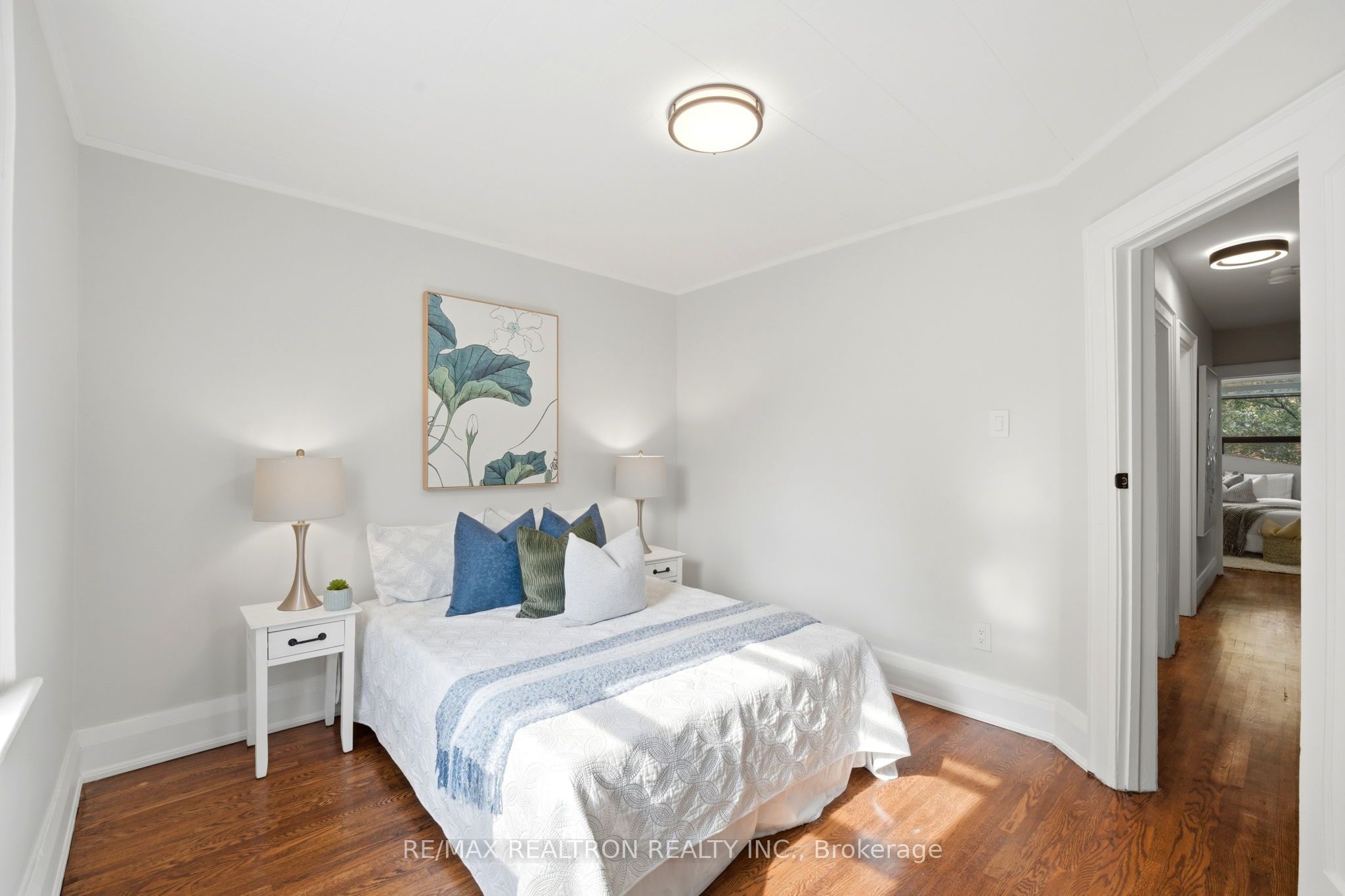 1056 Woodbine Avenue W Property Photo 28