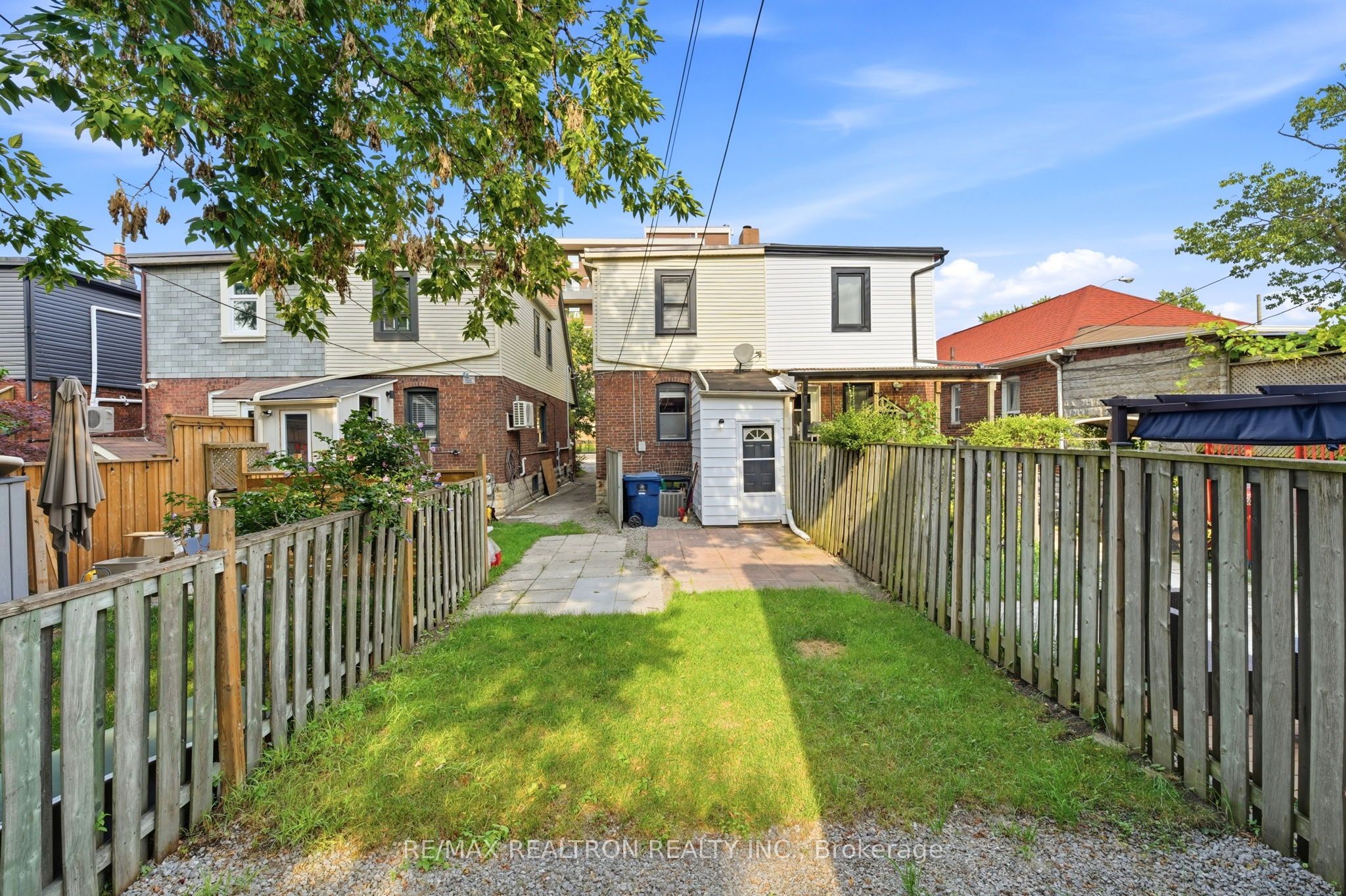1056 Woodbine Avenue W Property Photo 39