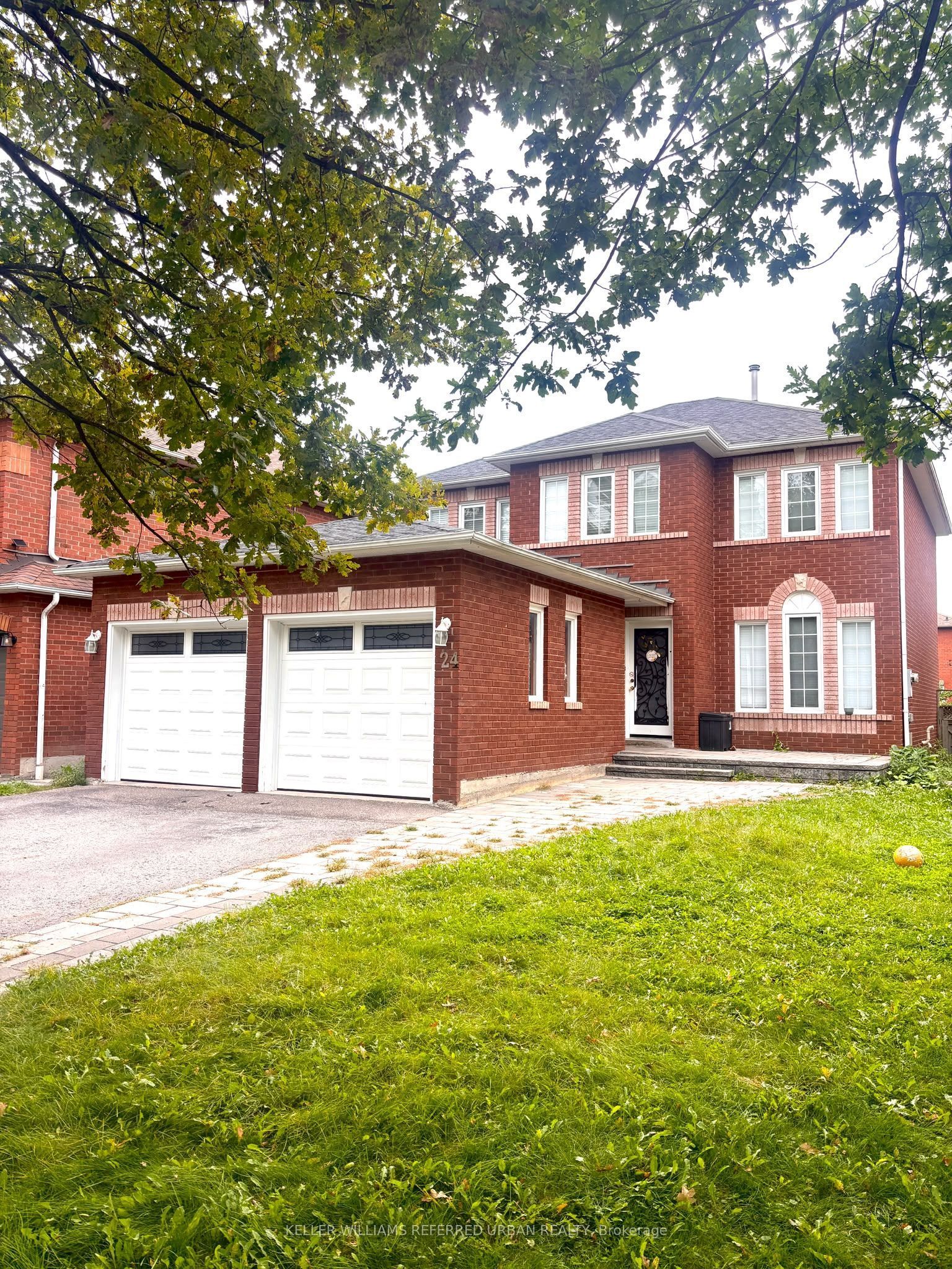 24 Holmes Crescent Property Photo 7