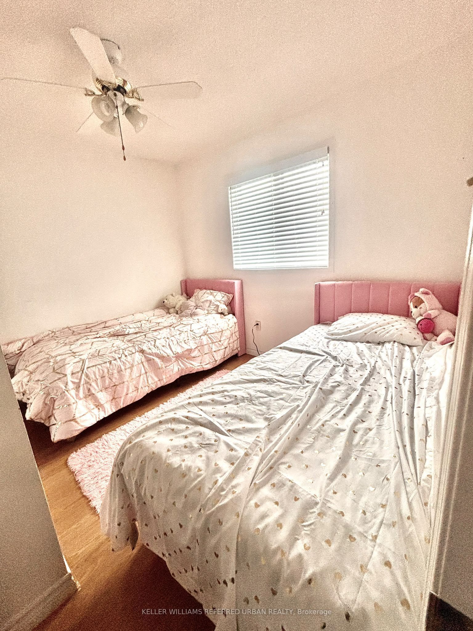 24 Holmes Crescent Property Photo 16