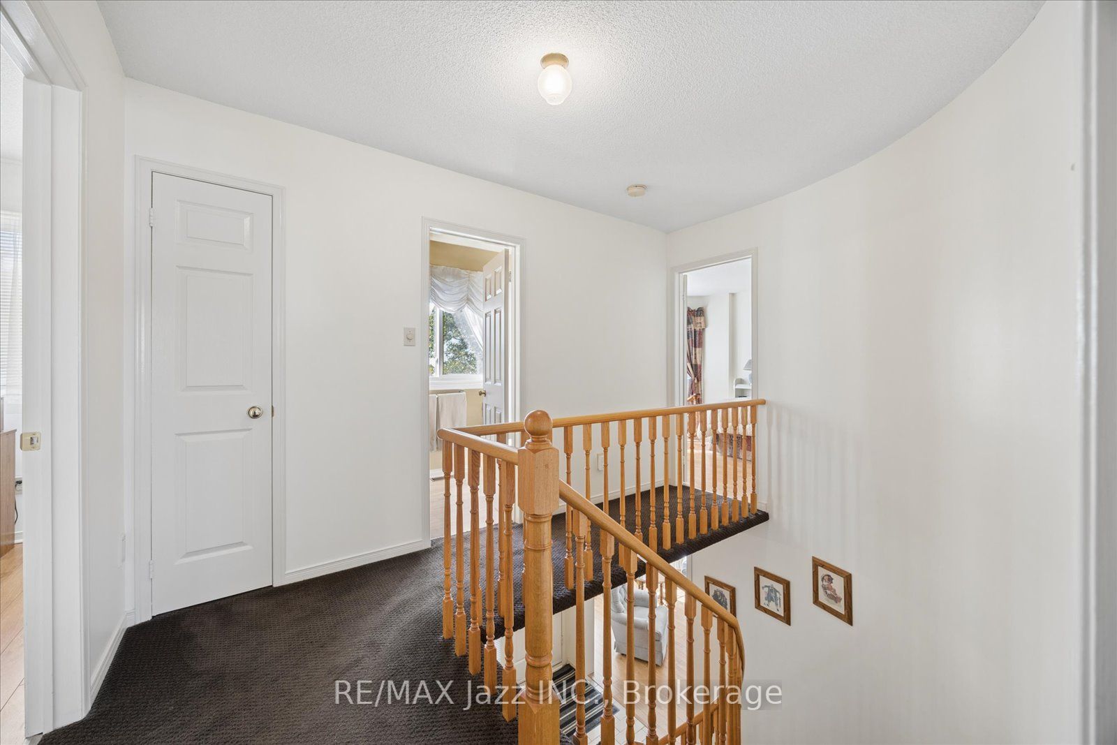 894 Grandview Street N Property Photo 16