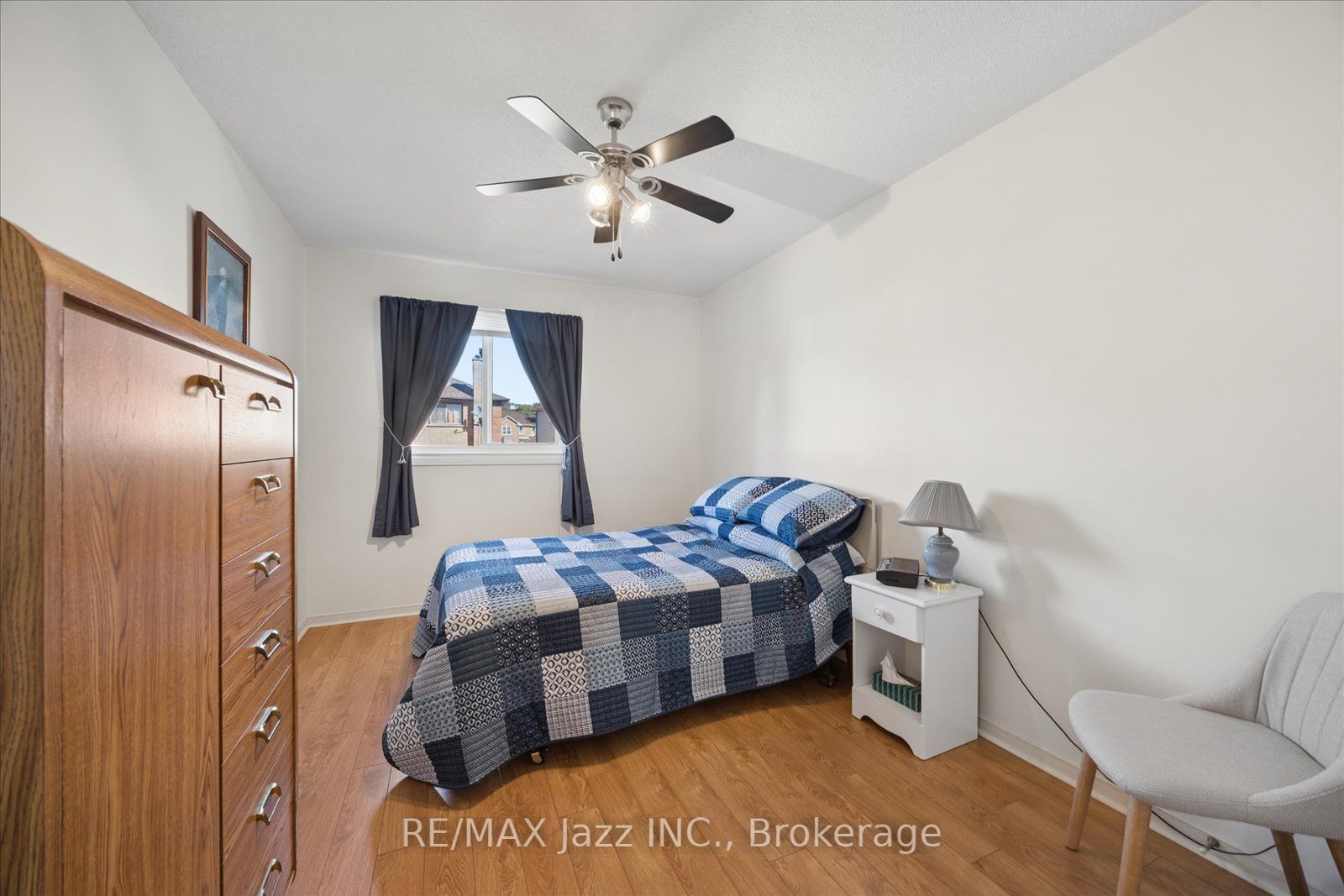 894 Grandview Street N Property Photo 21