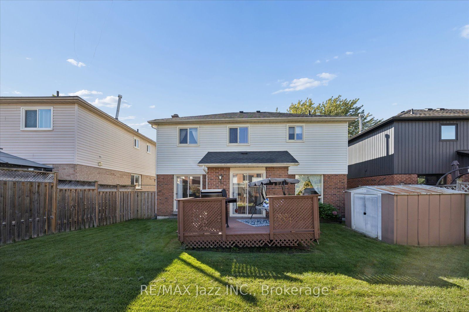 894 Grandview Street N Property Photo 28