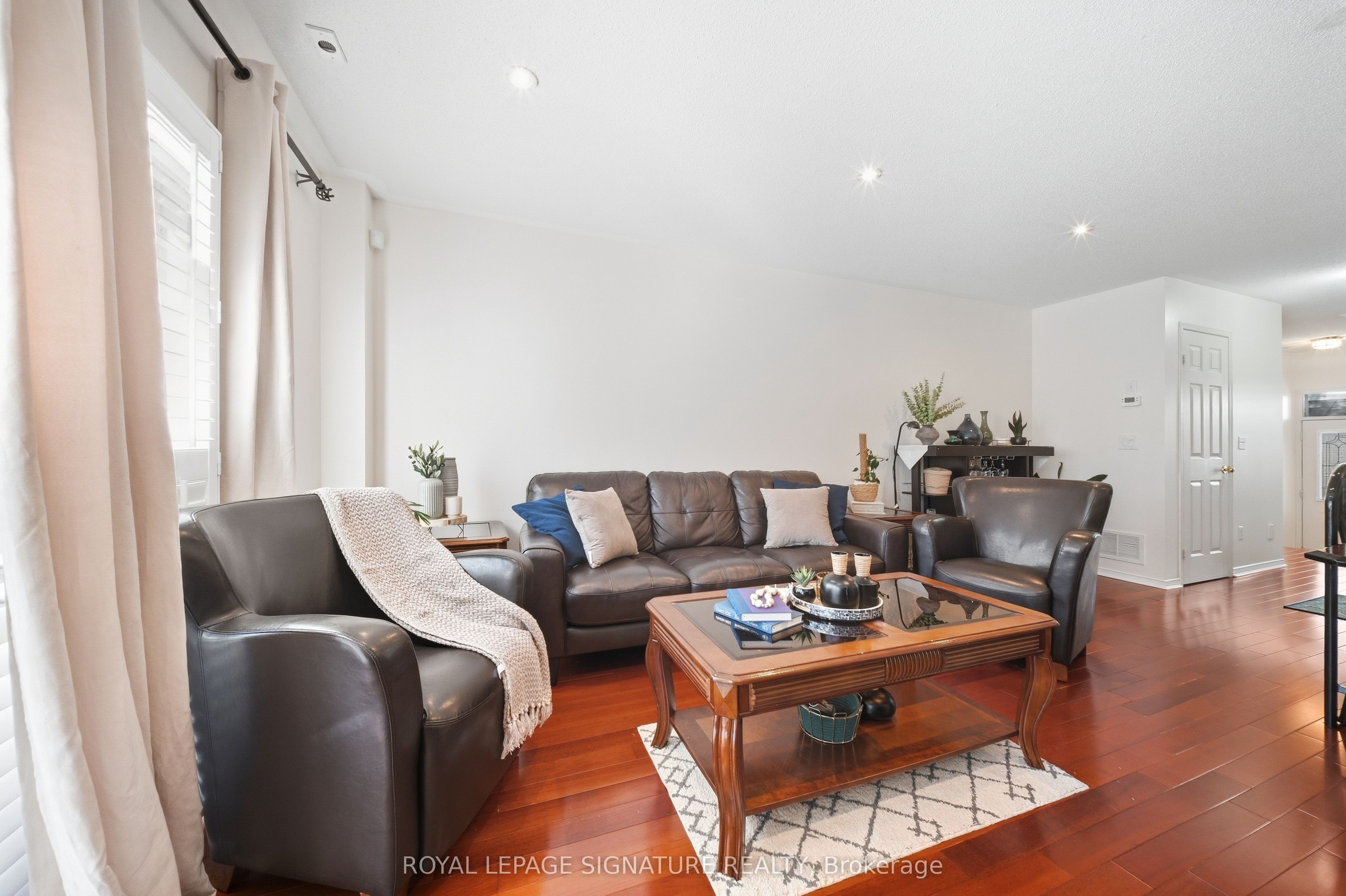 83 Mondeo Drive 552 Property Photo 3