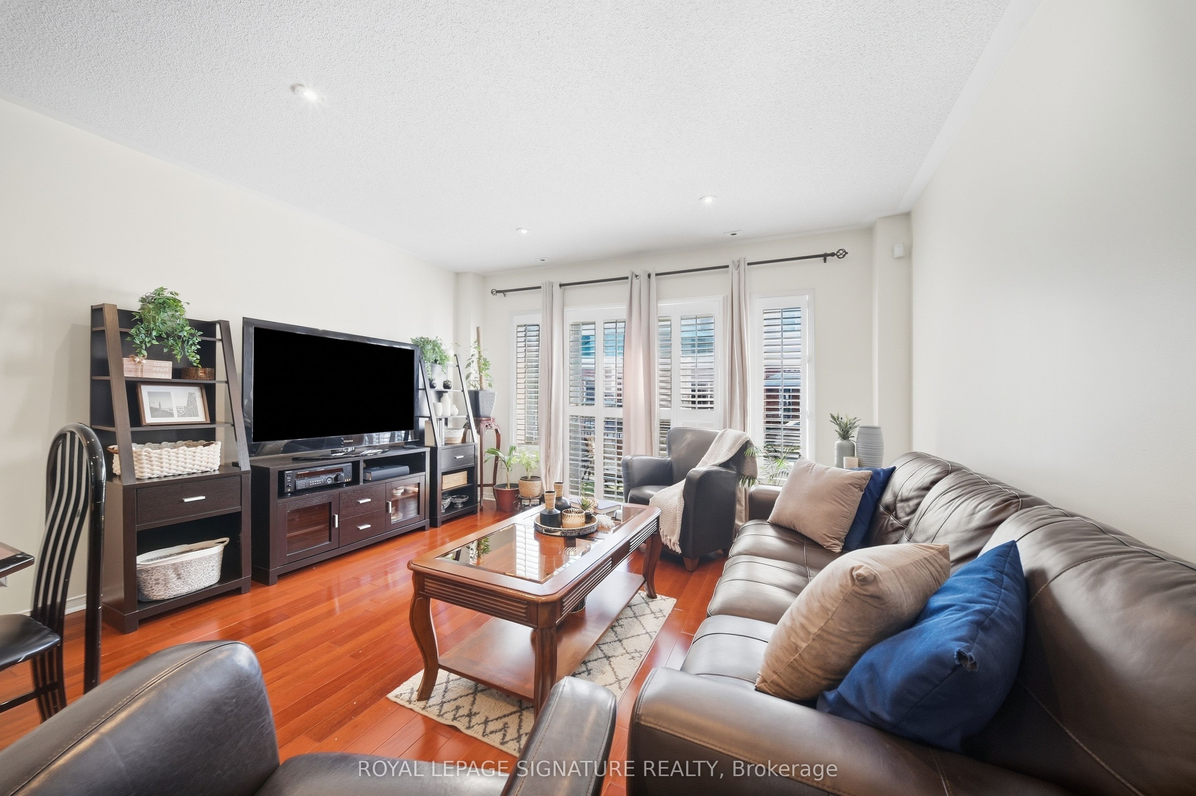 83 Mondeo Drive 552 Property Photo 4