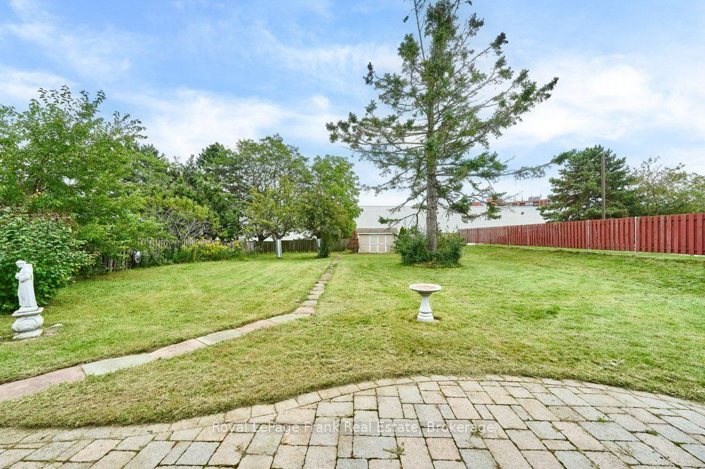1535 Dundas Street E Property Photo 4