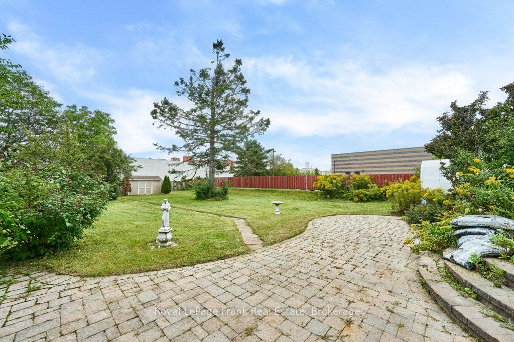 1535 Dundas Street E Property Photo 7