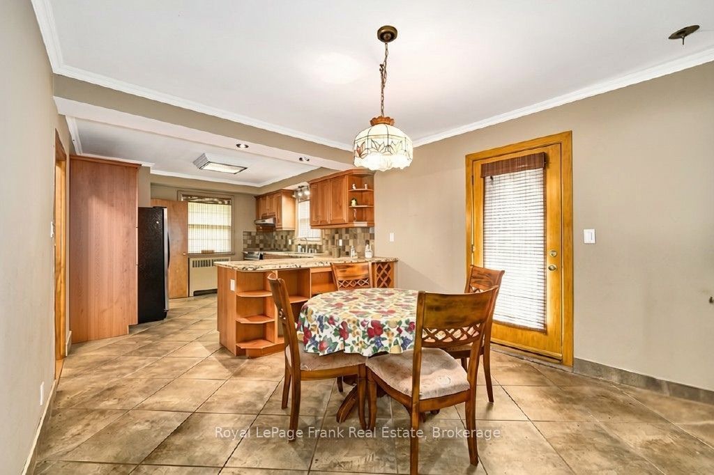 1535 Dundas Street E Property Photo 12
