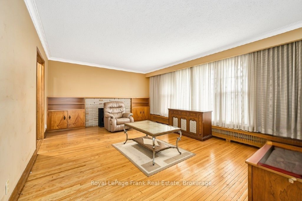 1535 Dundas Street E Property Photo 13