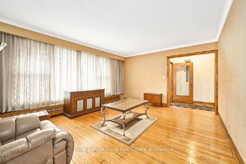 1535 Dundas Street E Property Photo 14