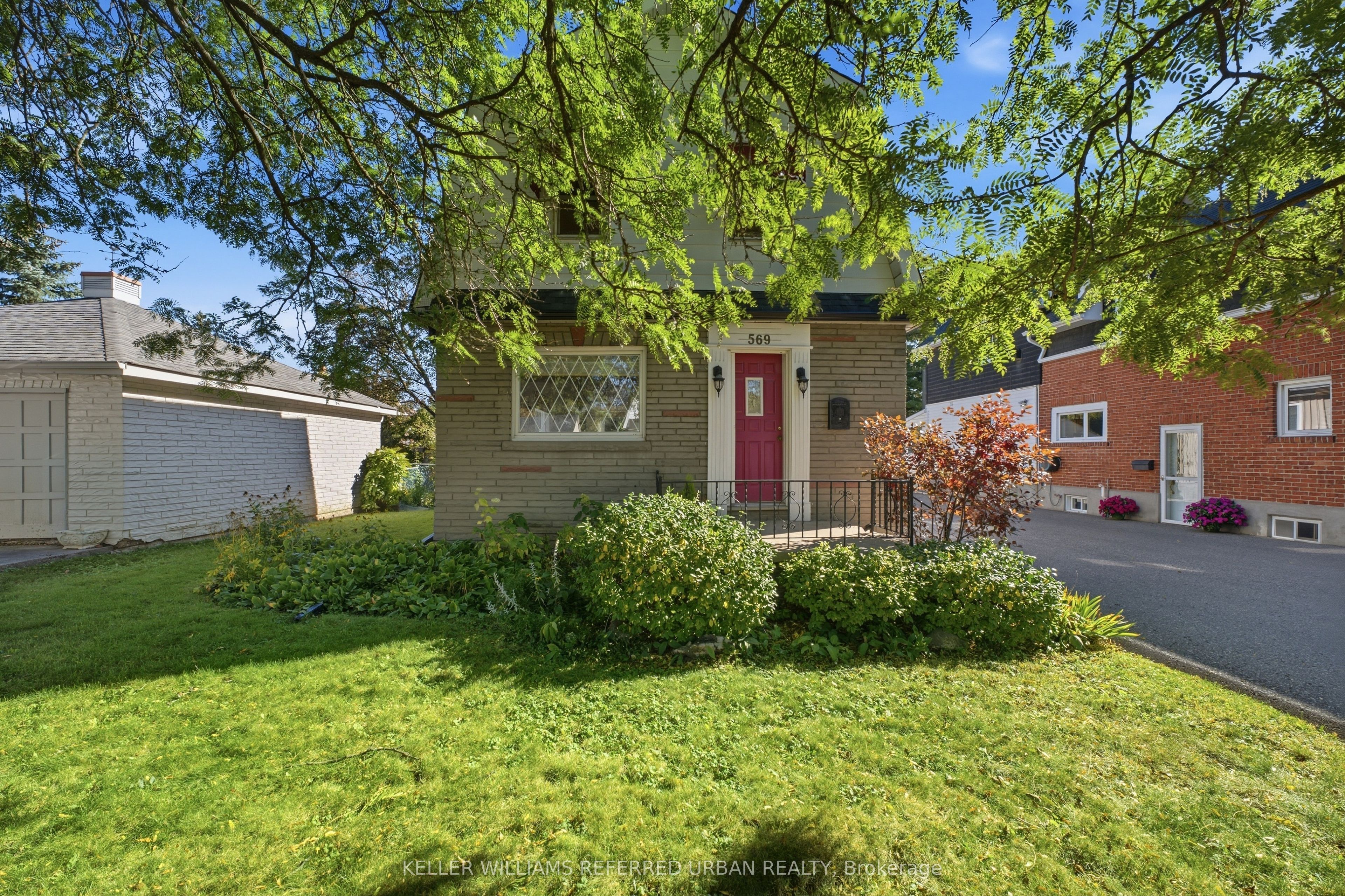 569 Masson Street Property Photo 2