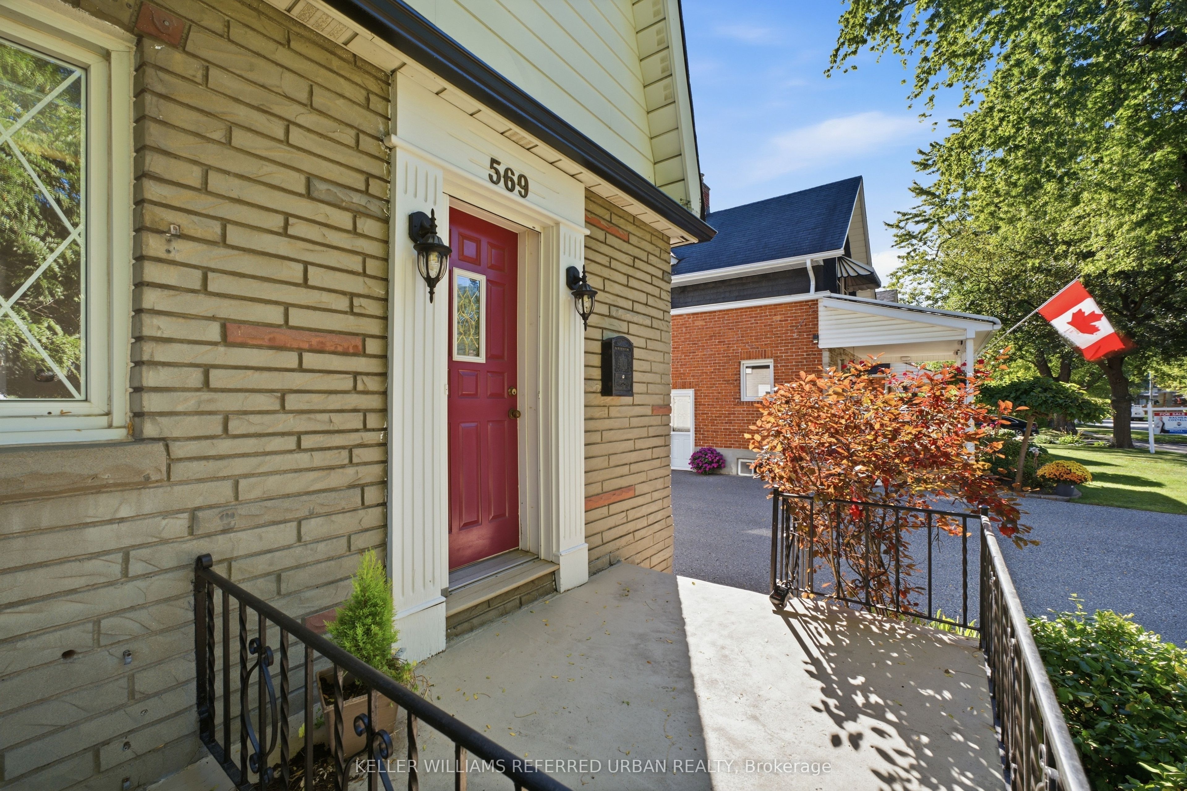569 Masson Street Property Photo 3