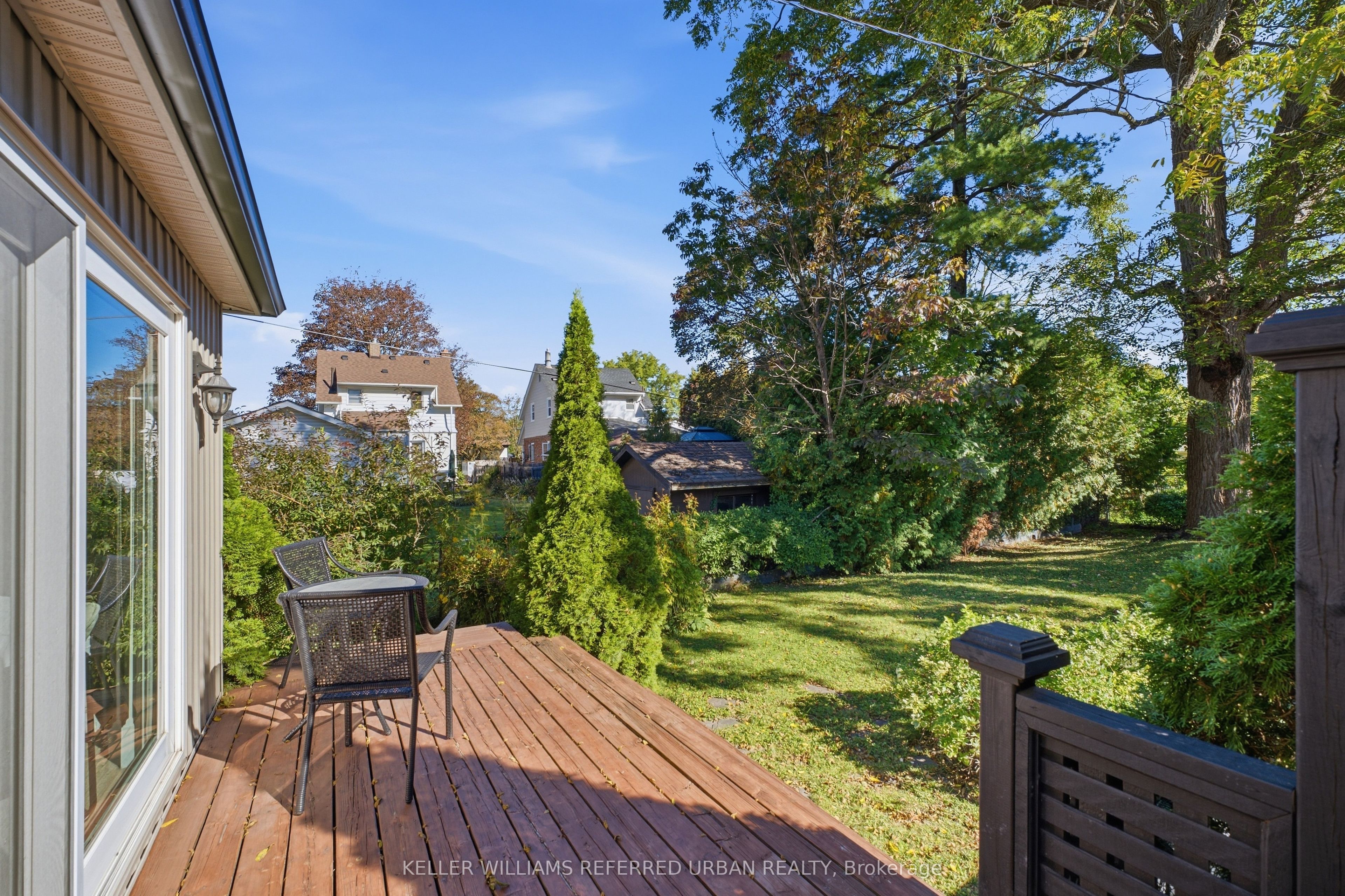 569 Masson Street Property Photo 32