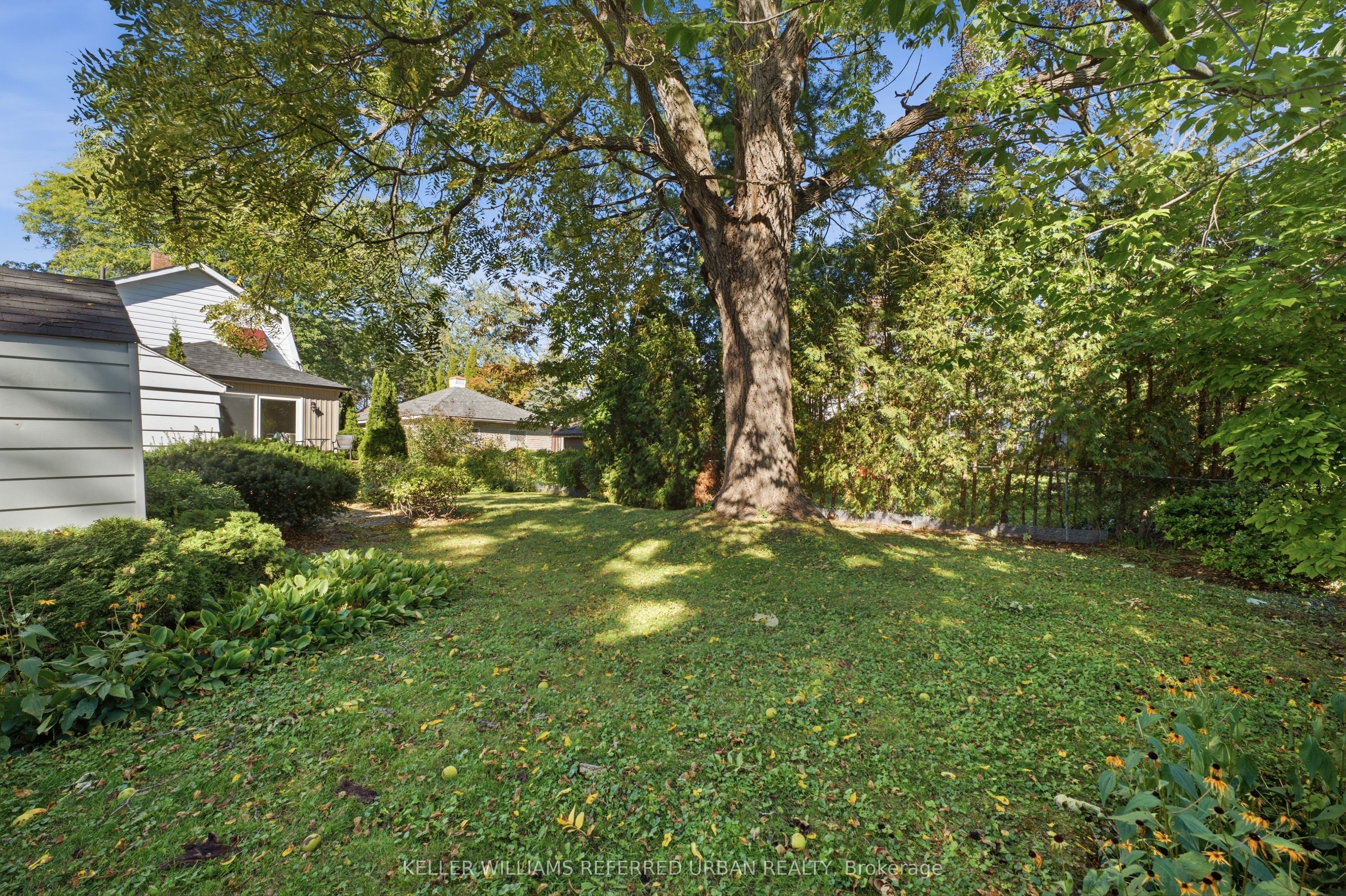 569 Masson Street Property Photo 37
