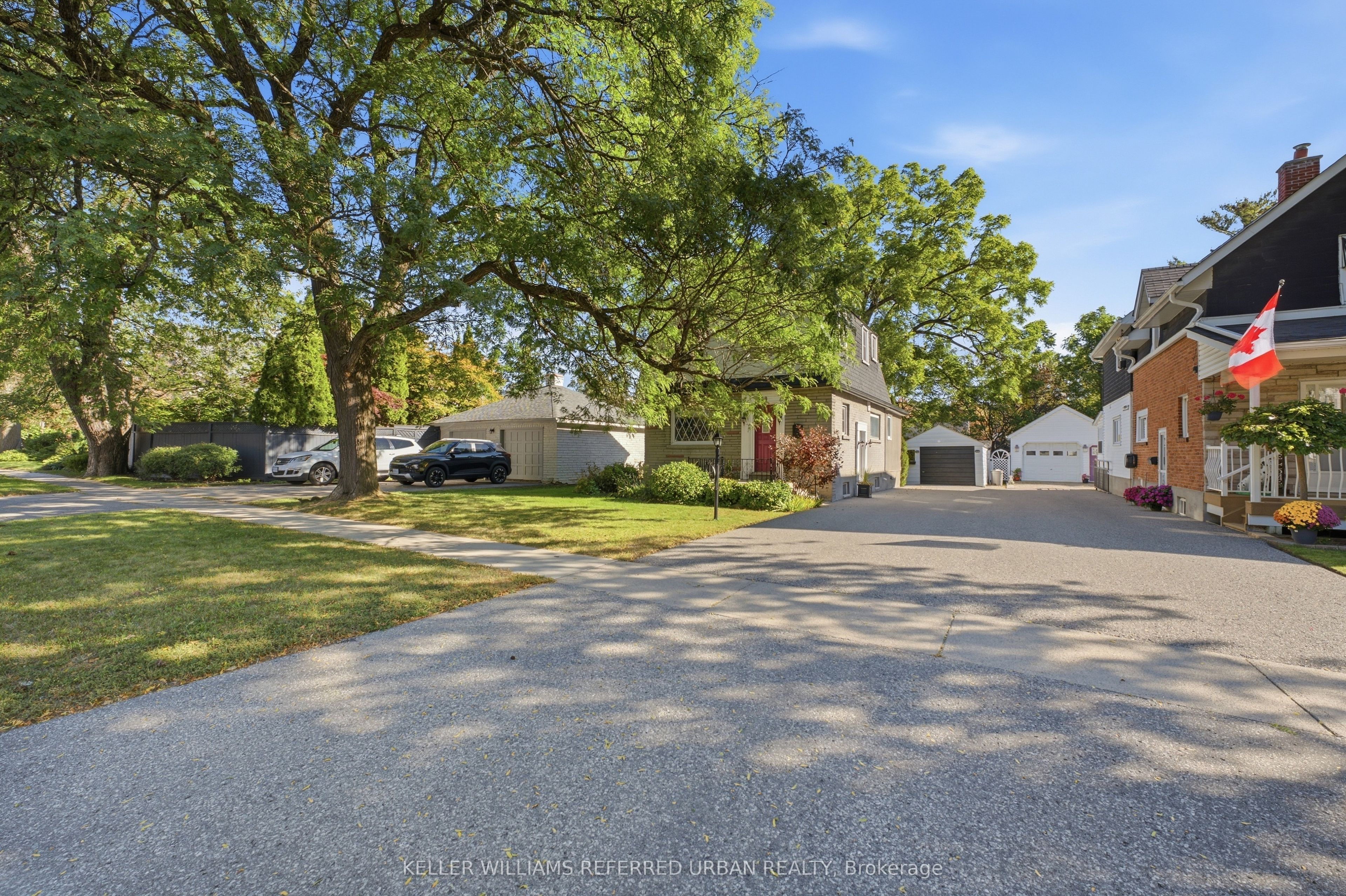 569 Masson Street Property Photo 40
