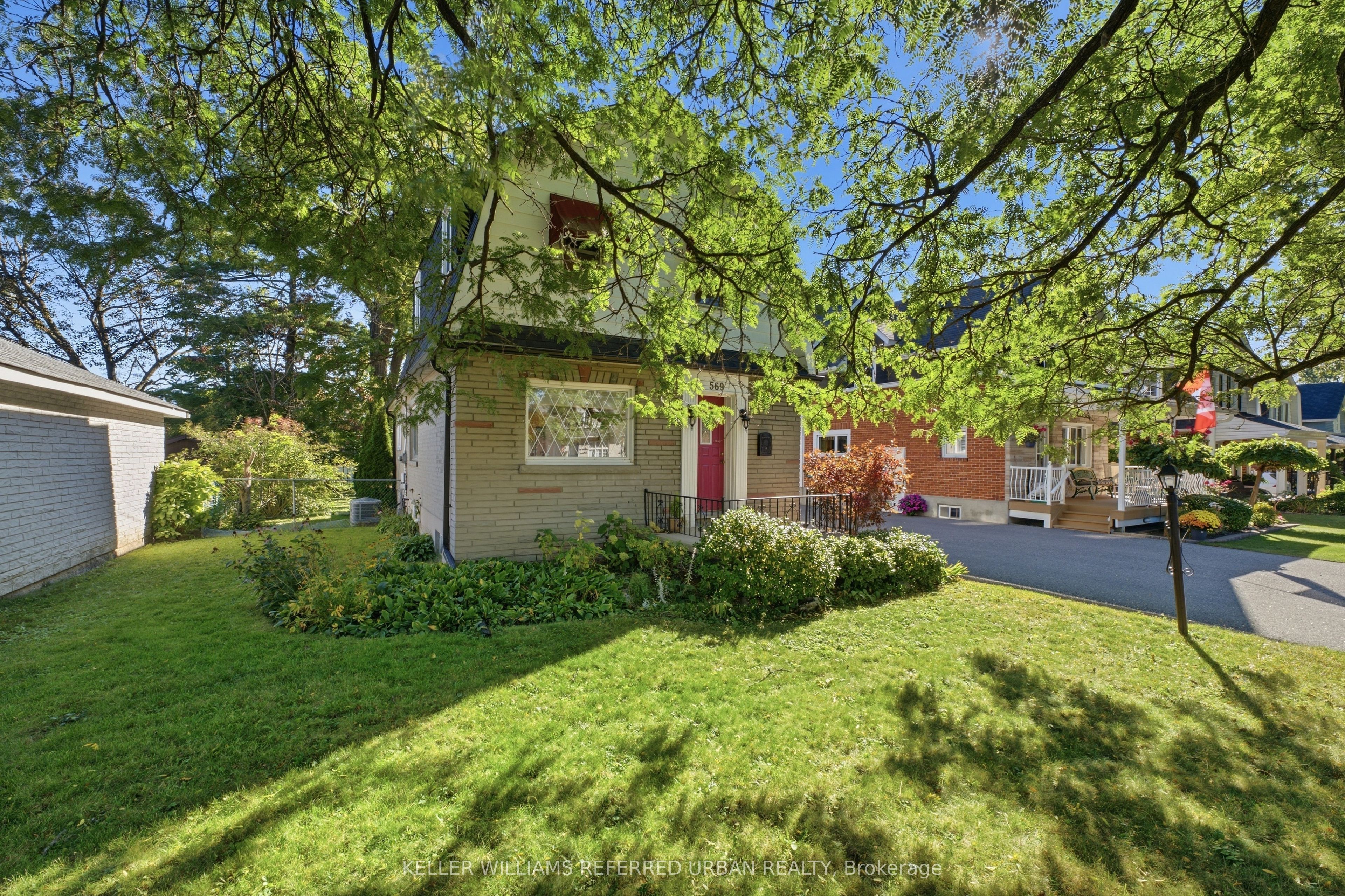 569 Masson Street Property Photo 41