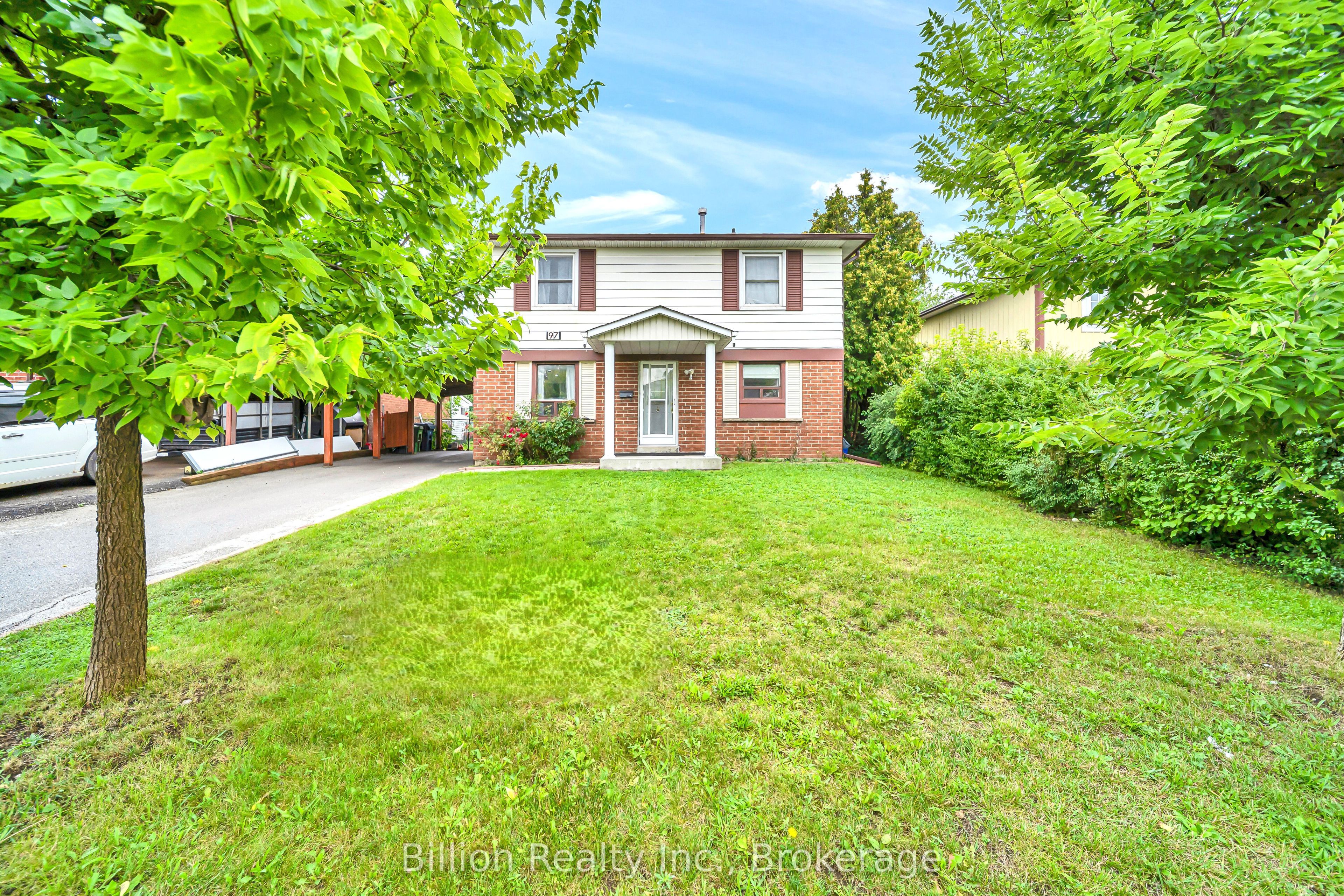 97 Crittenden Square Property Photo 1