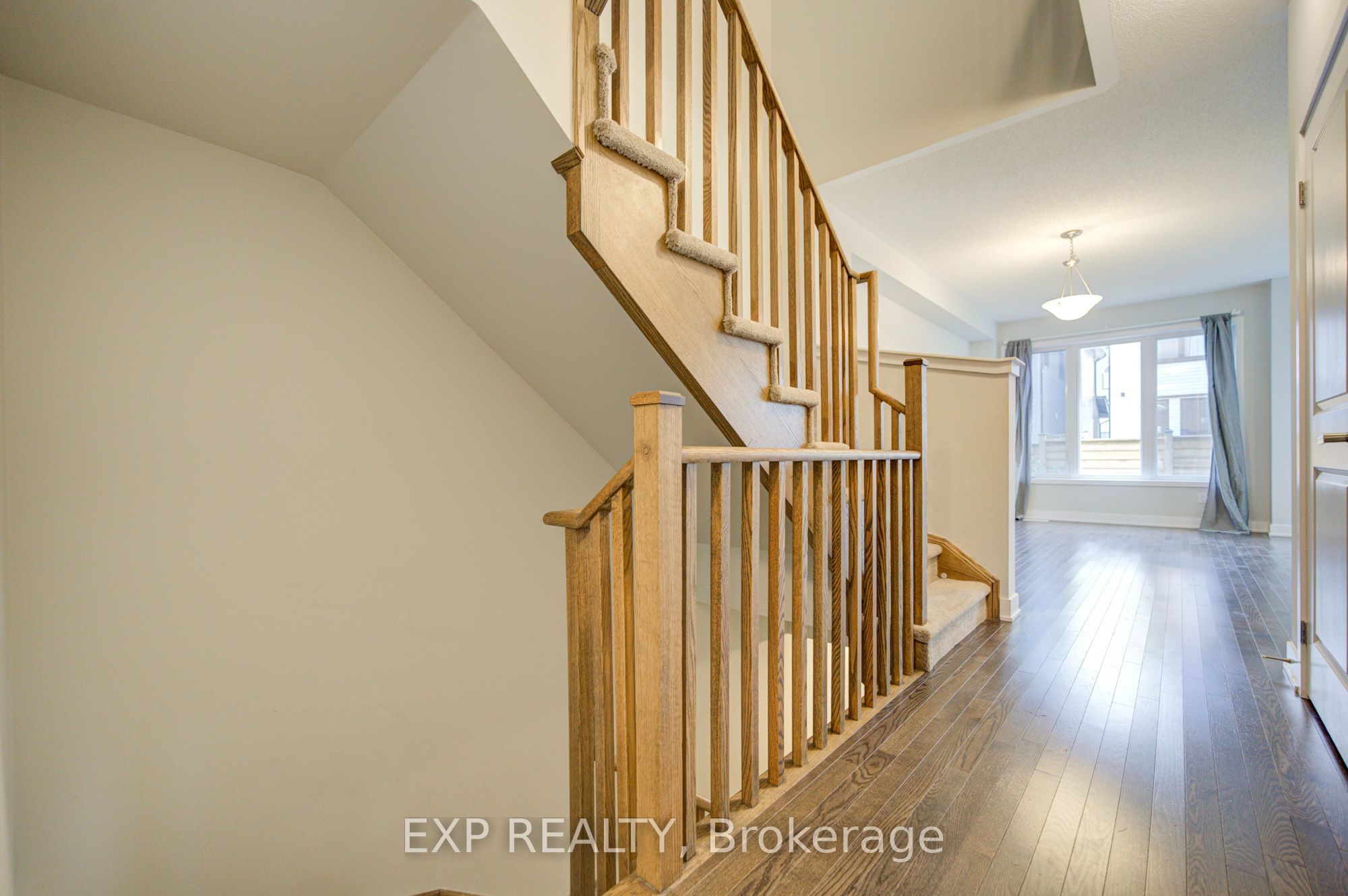 1095 Thompson Drive Property Photo 6