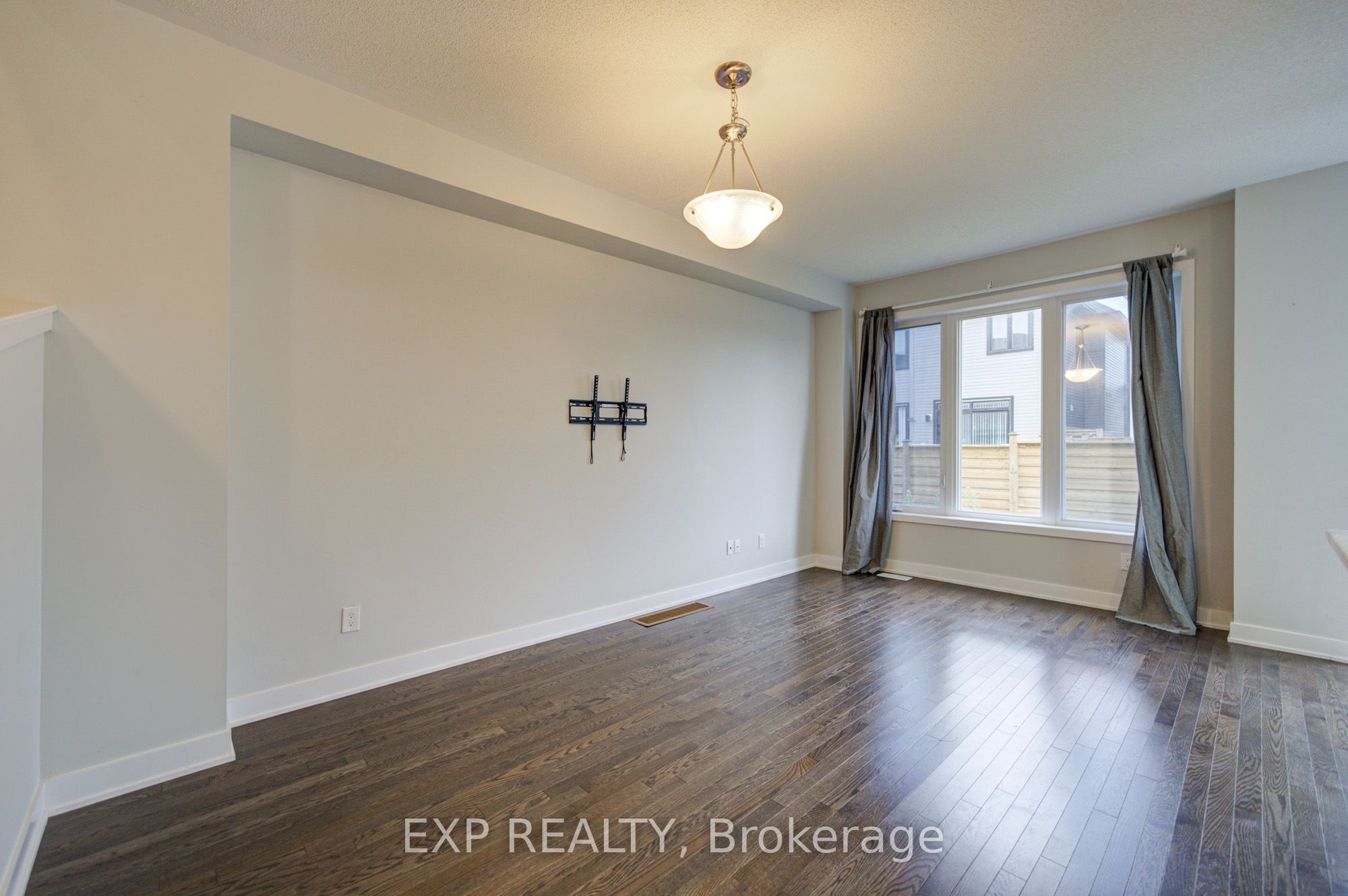 1095 Thompson Drive Property Photo 10