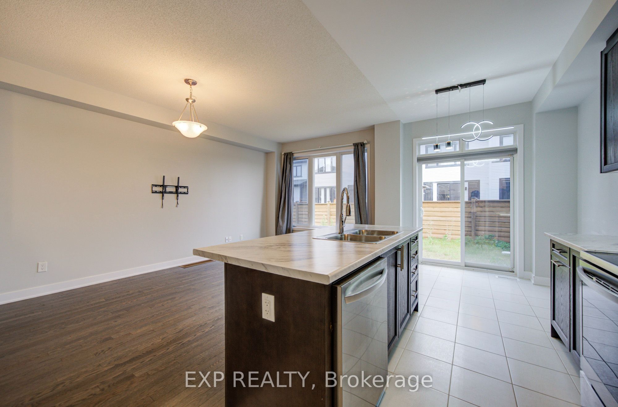 1095 Thompson Drive Property Photo 18