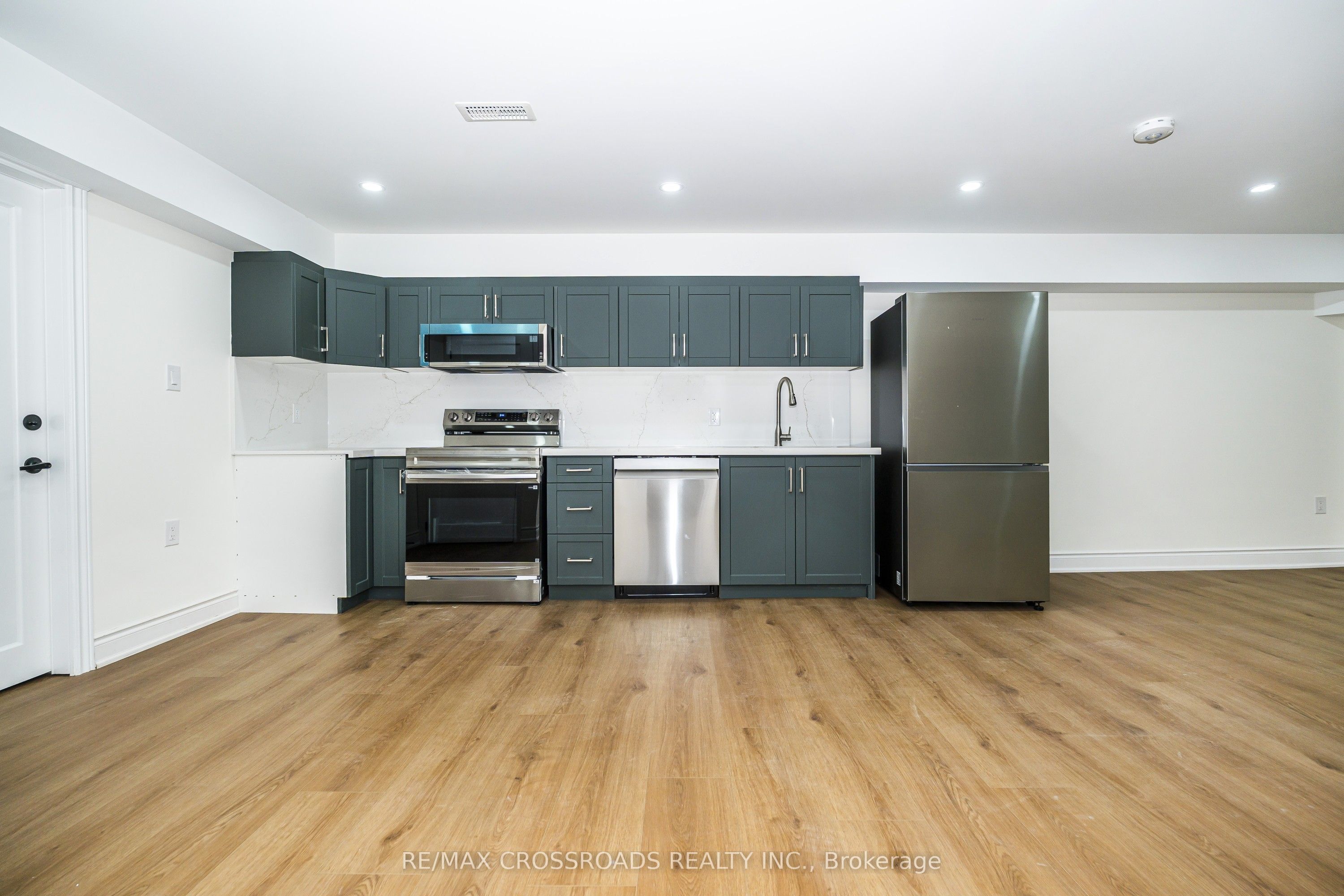 16 Mantell Crescent Bsmnt Property Photo 3
