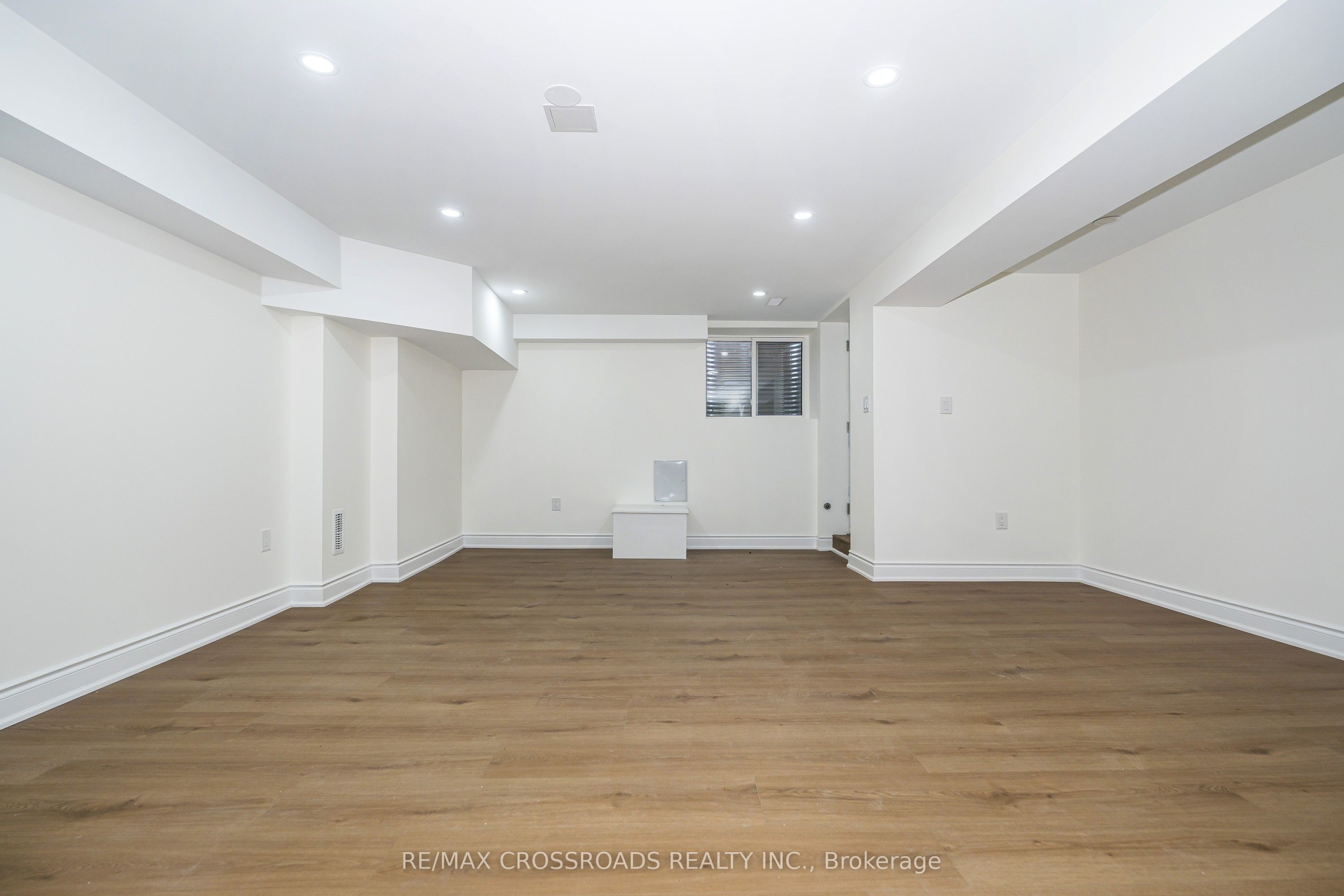 16 Mantell Crescent Bsmnt Property Photo 4