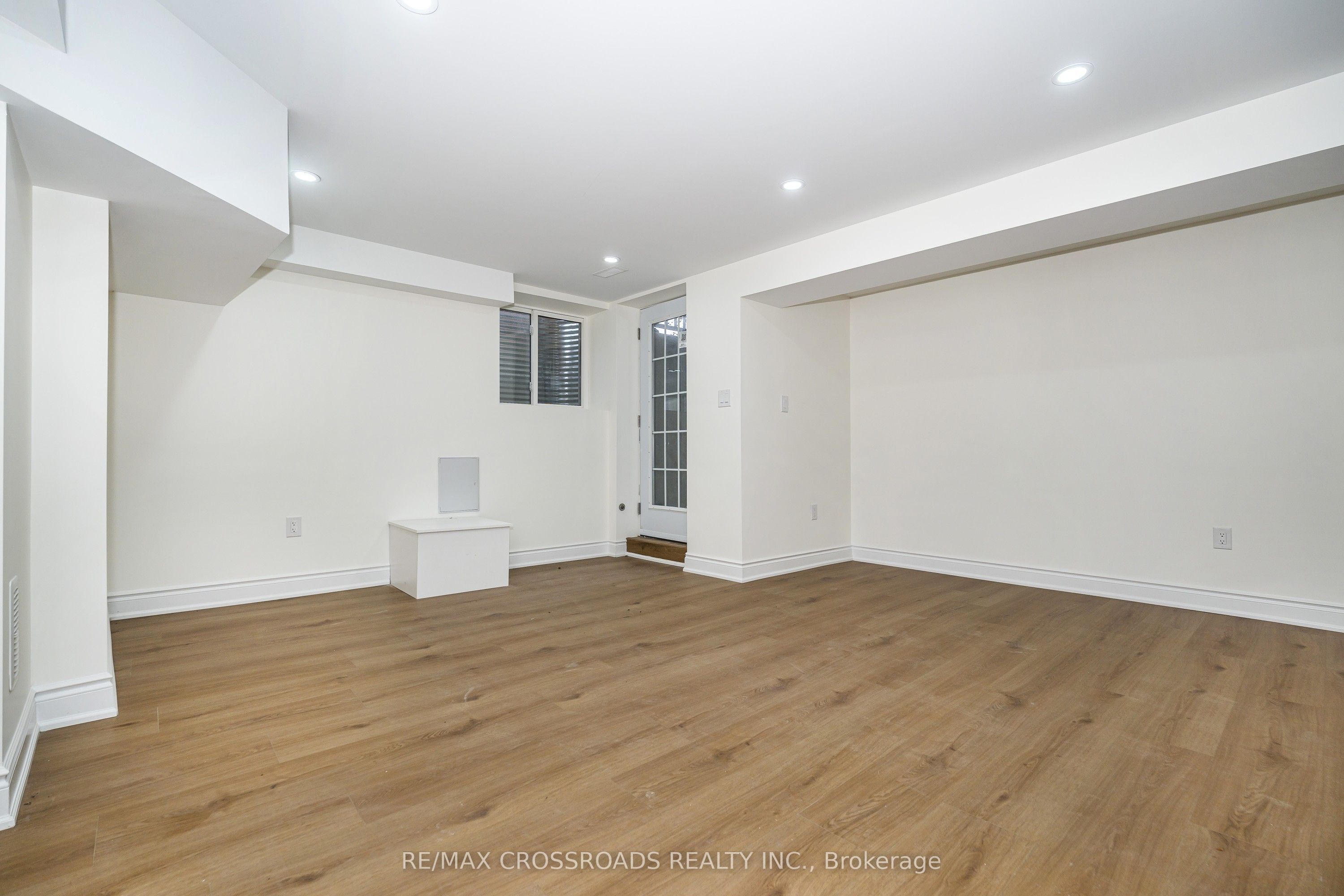 16 Mantell Crescent Bsmnt Property Photo 7