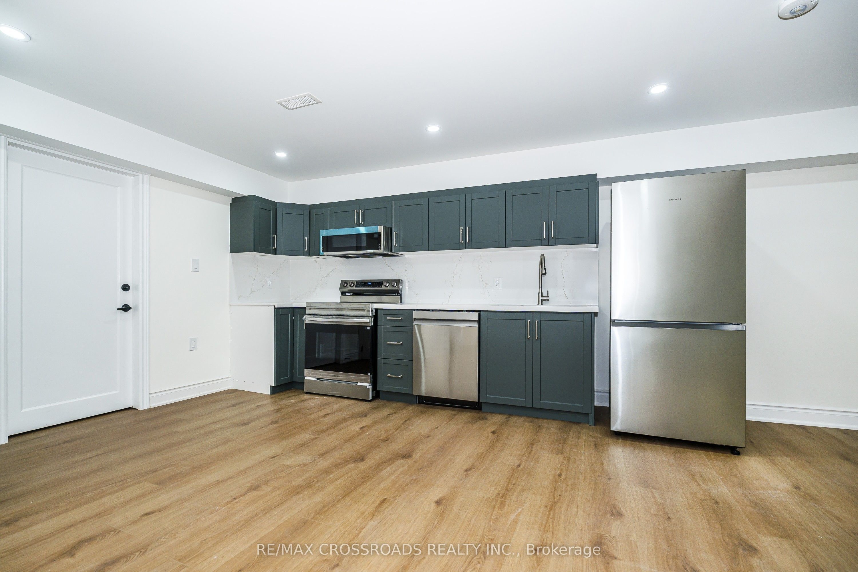 16 Mantell Crescent Bsmnt Property Photo 8