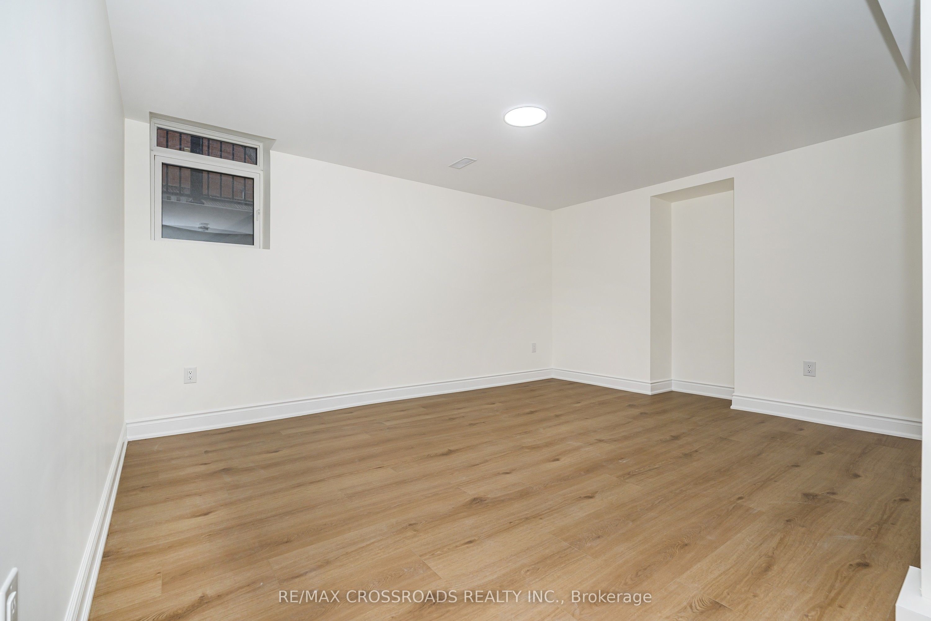 16 Mantell Crescent Bsmnt Property Photo 10