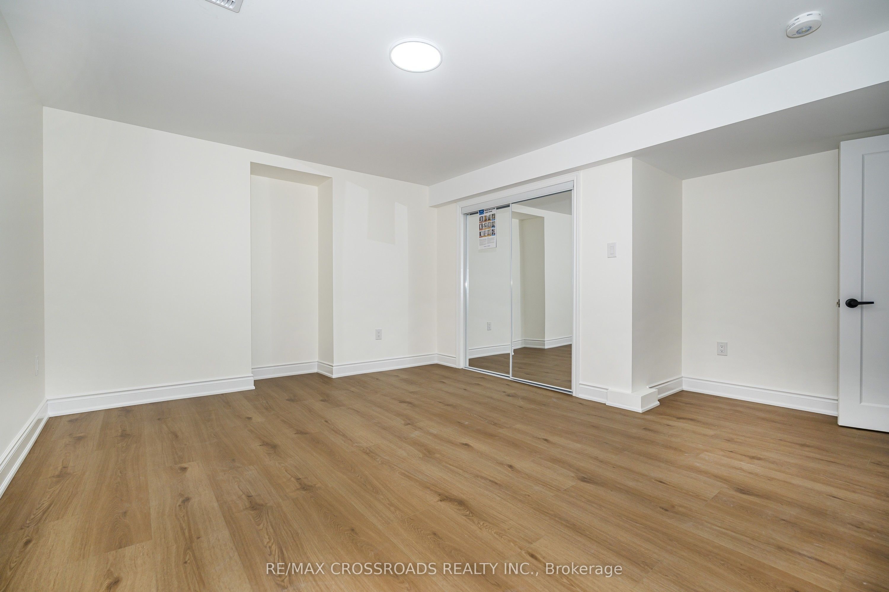 16 Mantell Crescent Bsmnt Property Photo 12