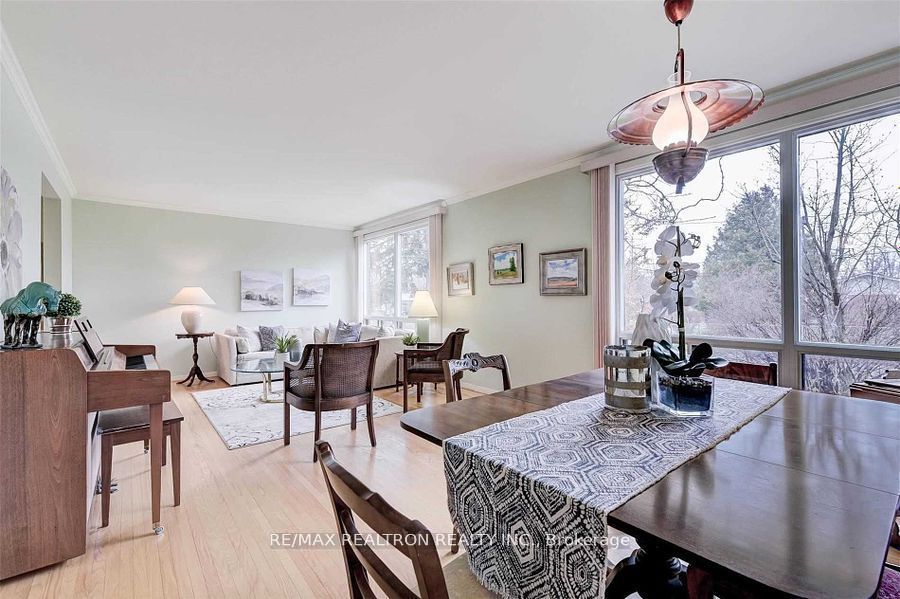 255 Confederation Drive Property Photo 1
