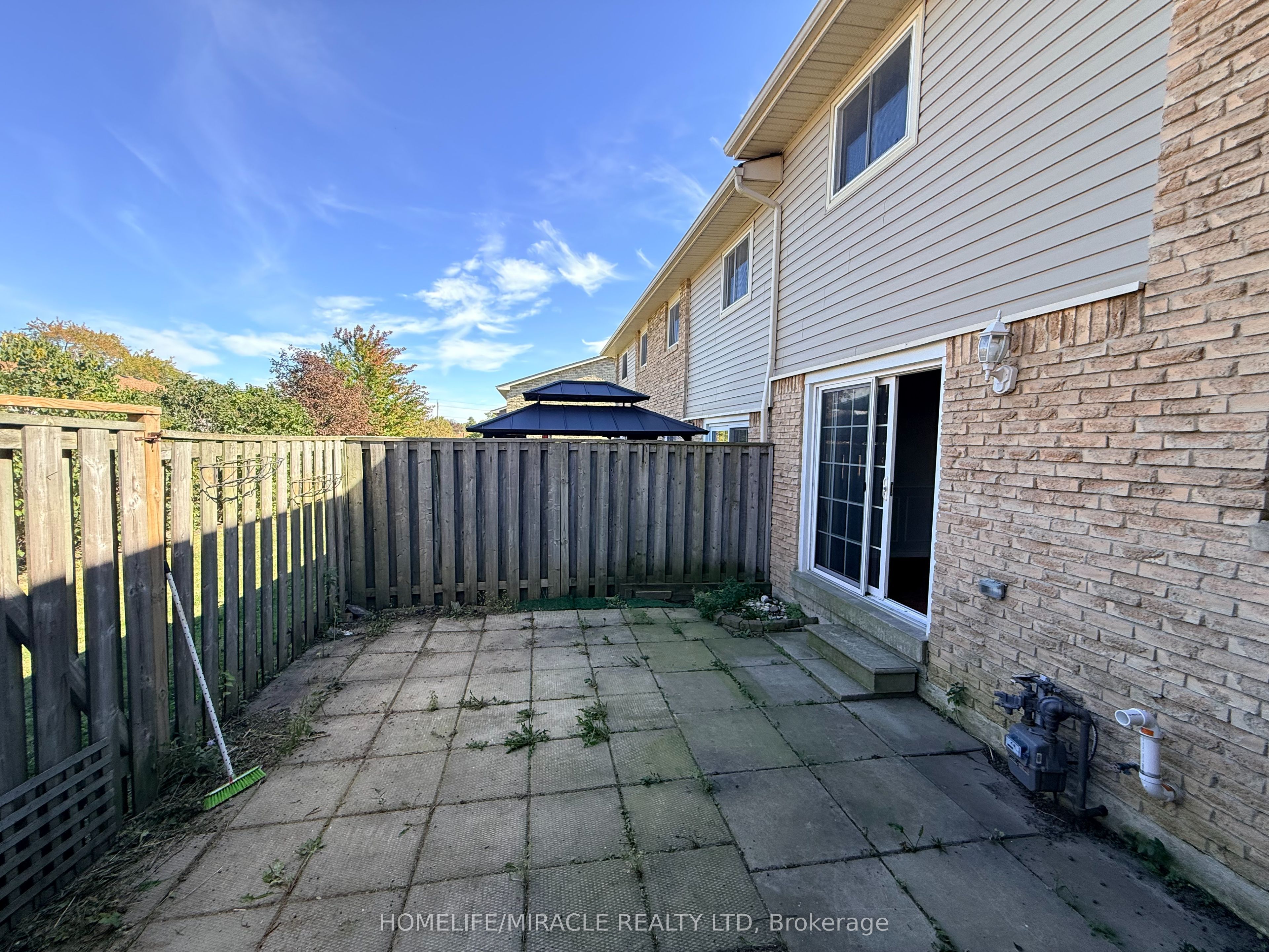52 Robbie Crescent Property Photo 26