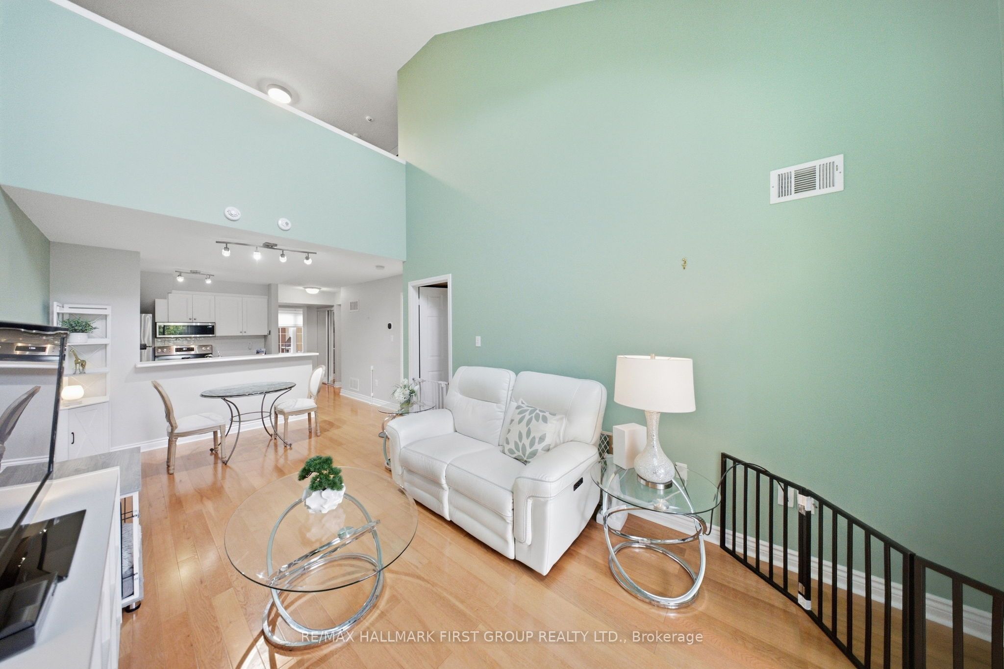 8 Petra Way 3 Property Photo 11