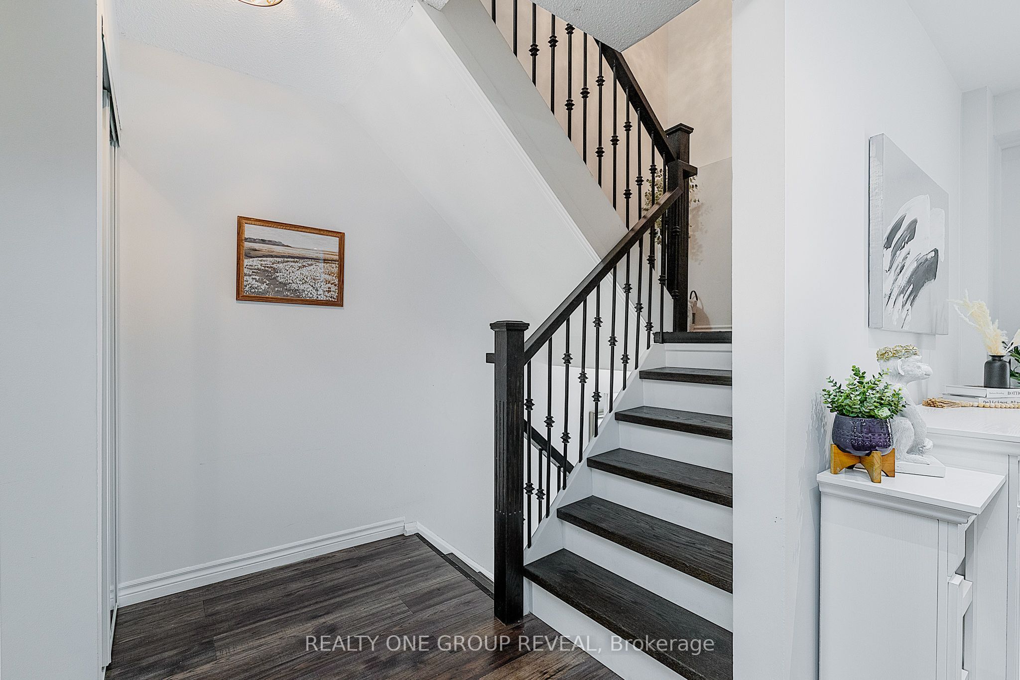 222 Pearson Street 15 Property Photo 2