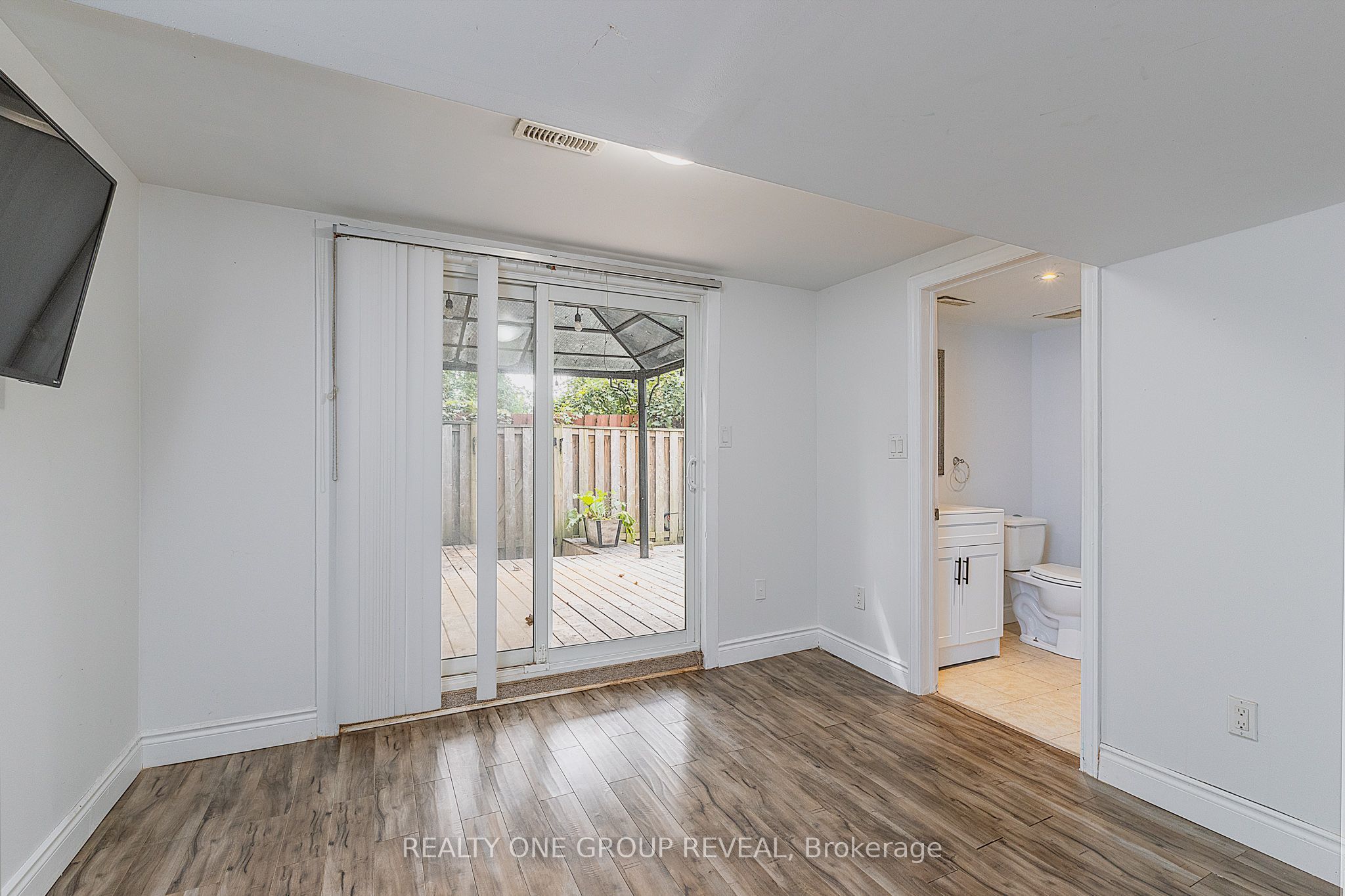 222 Pearson Street 15 Property Photo 26