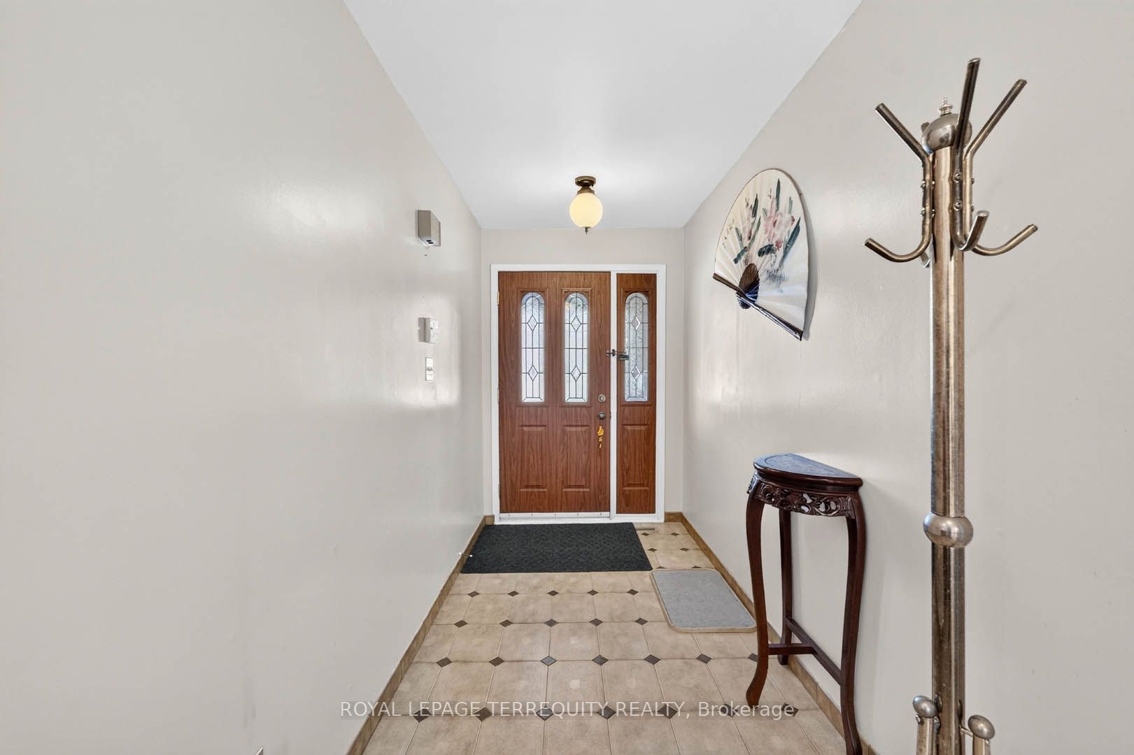 851 Huntingwood Drive Property Photo 3