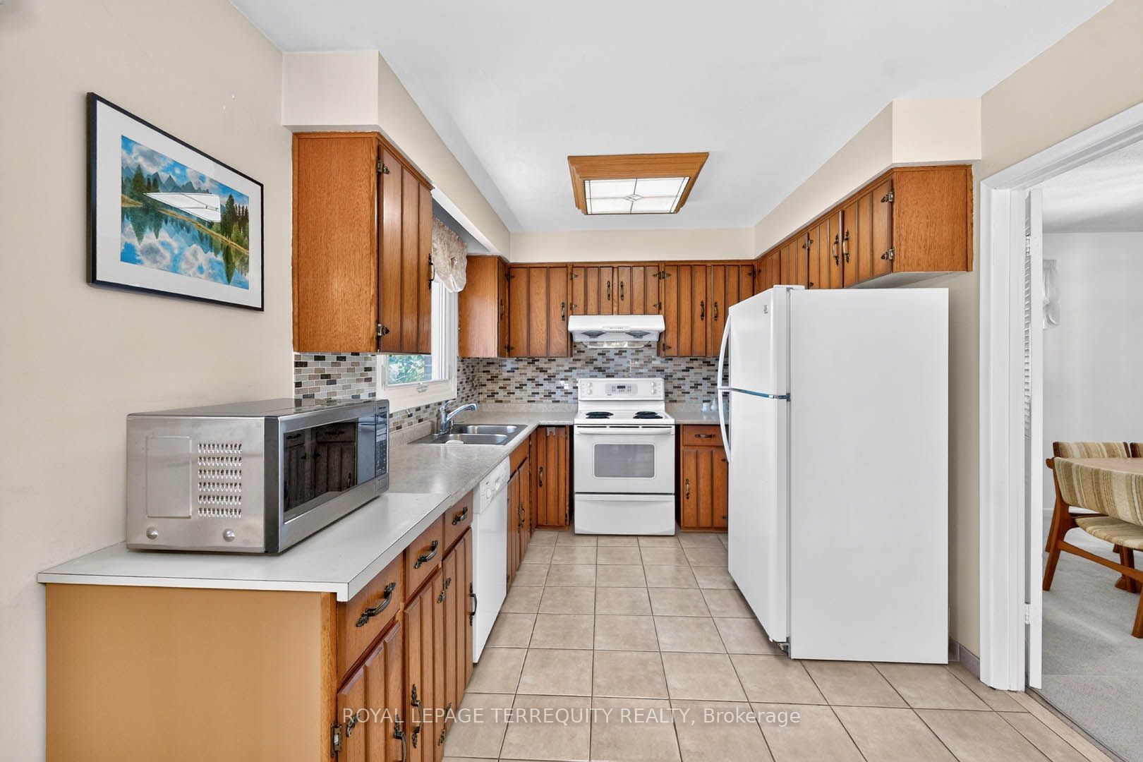 851 Huntingwood Drive Property Photo 12