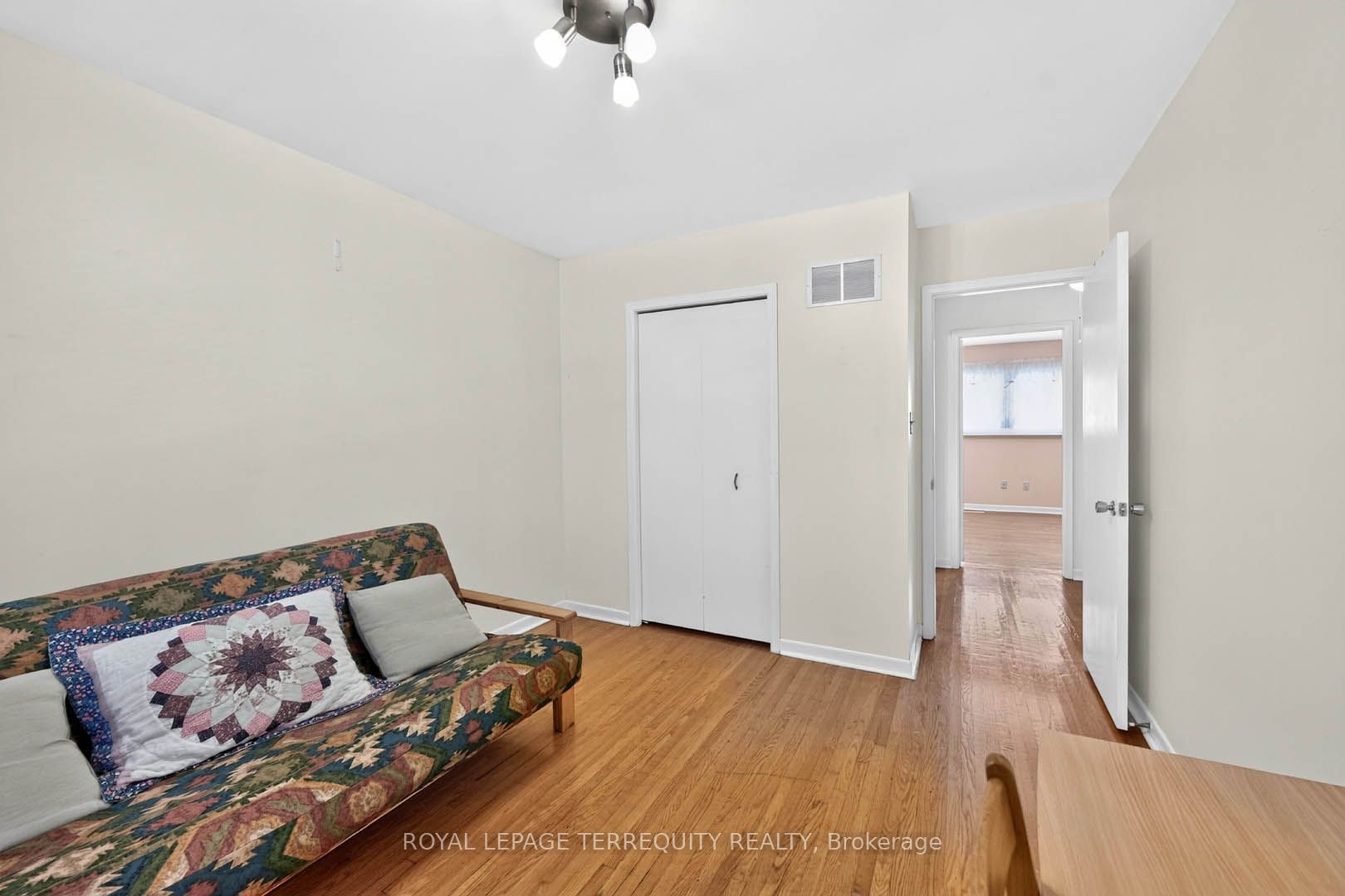 851 Huntingwood Drive Property Photo 25