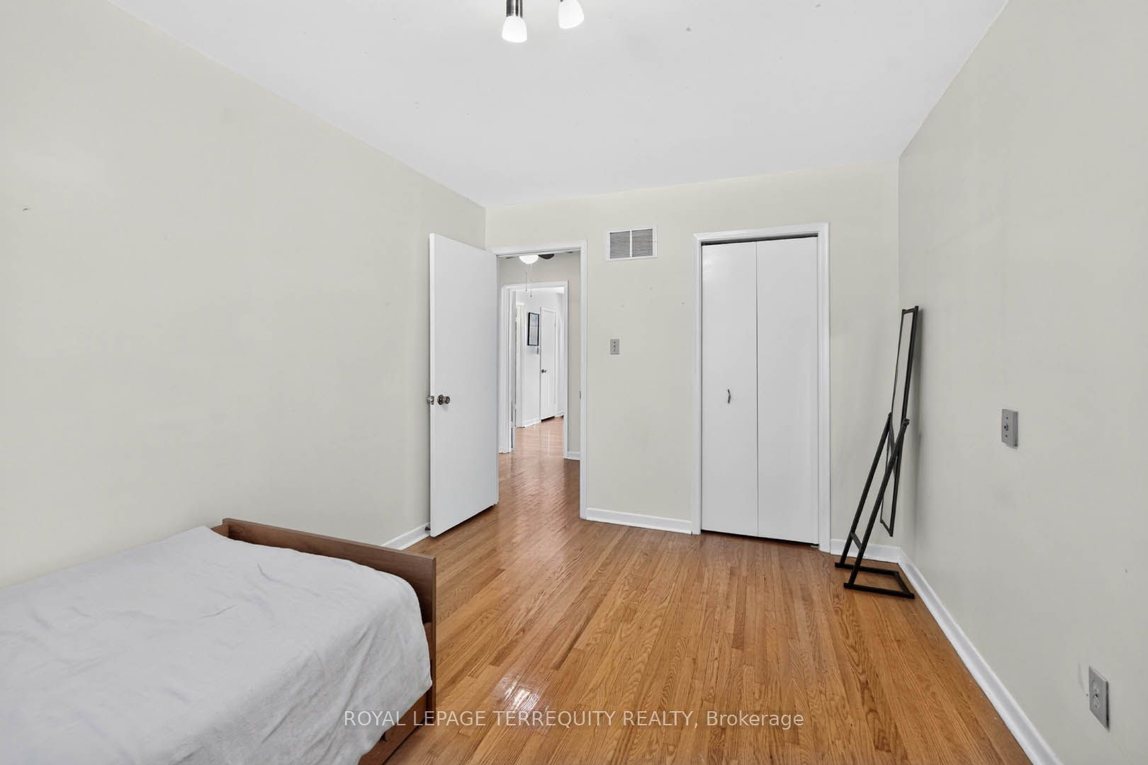 851 Huntingwood Drive Property Photo 27