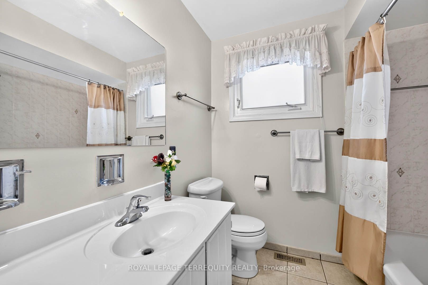 851 Huntingwood Drive Property Photo 28