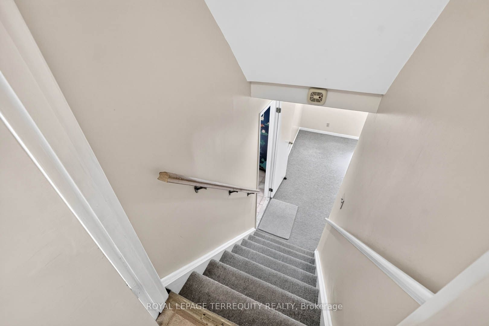 851 Huntingwood Drive Property Photo 29